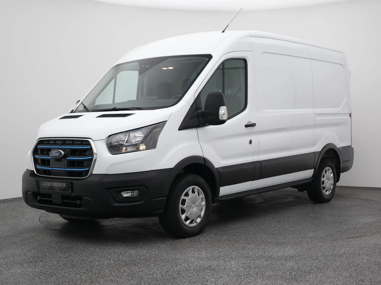 Ford E-Transit (2023) — foto 1