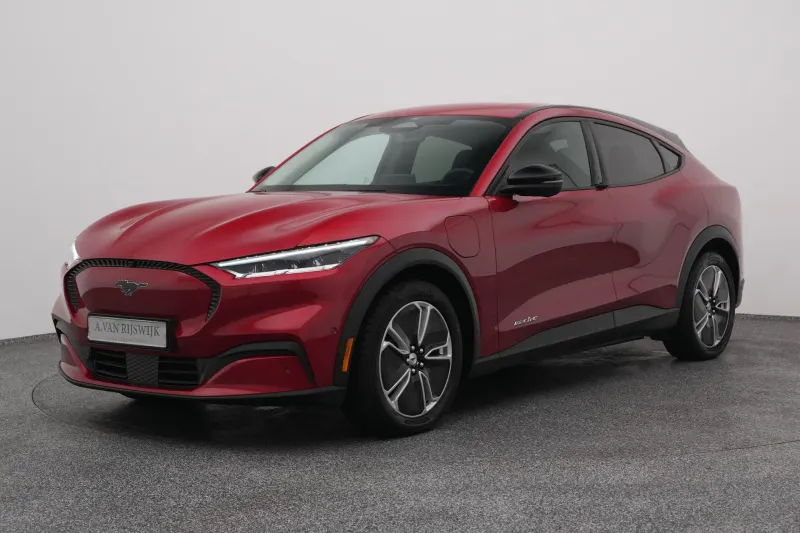 Ford Mustang (2024)