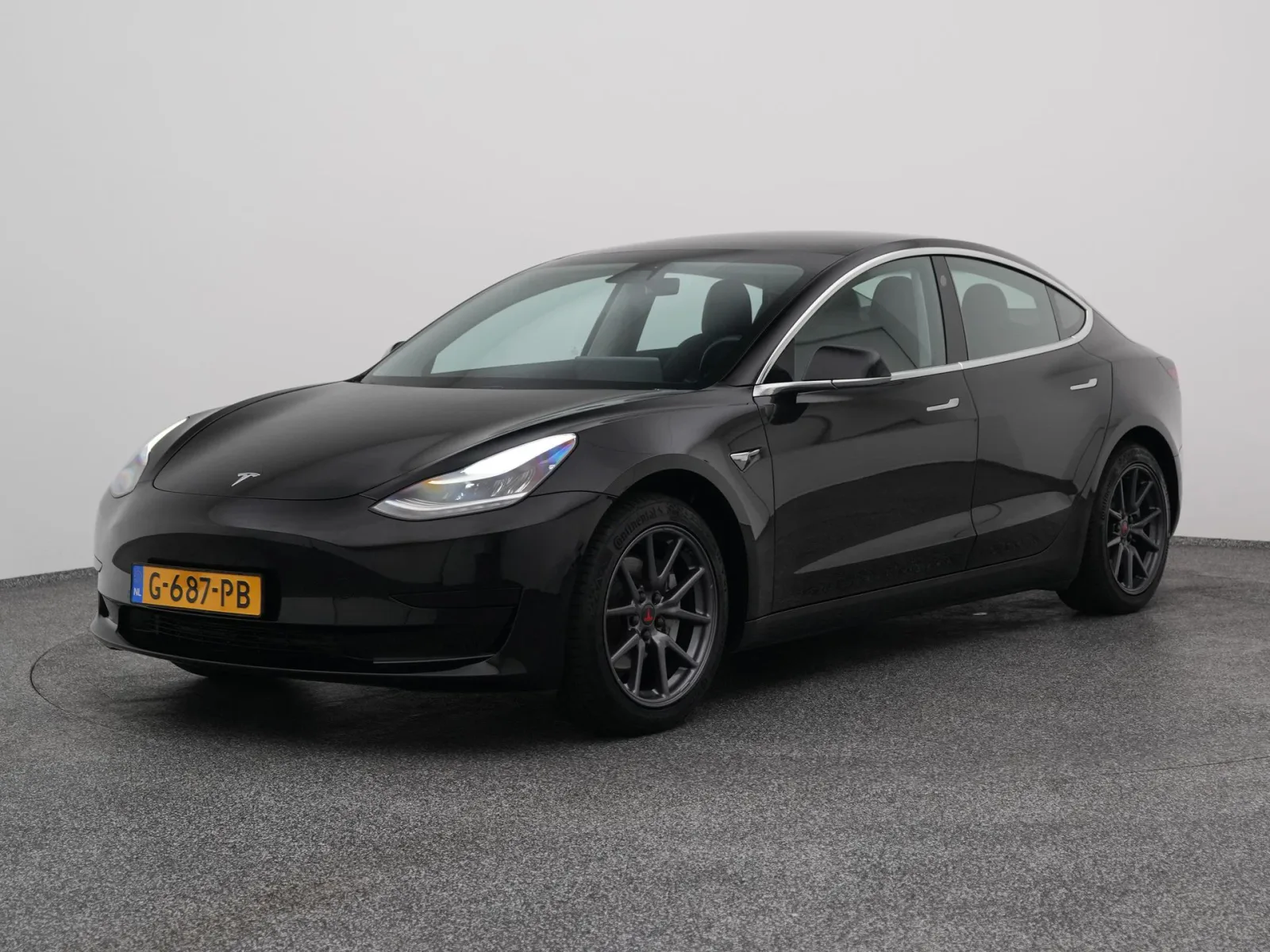Tesla Model 3 (2019) — foto 1
