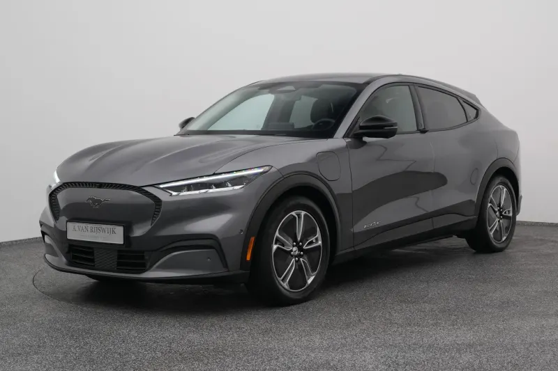 Ford Mustang (2024)