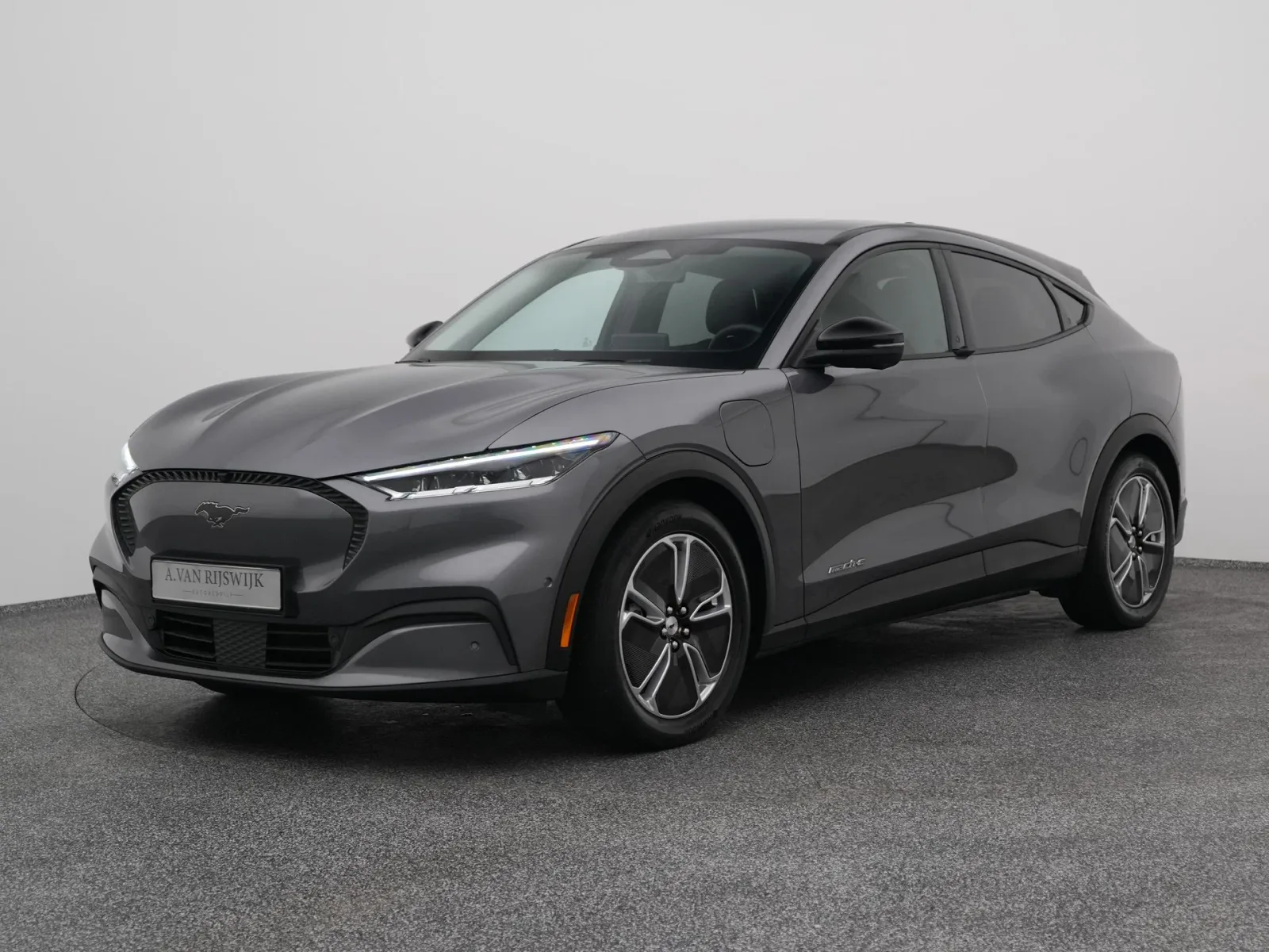 Ford Mustang (2024) — foto 1