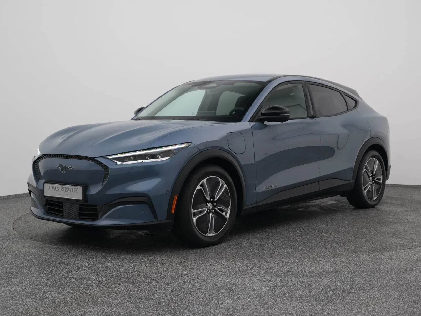 Ford Mustang (2024) — foto 1