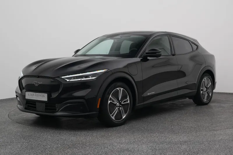 Ford Mustang (2024)