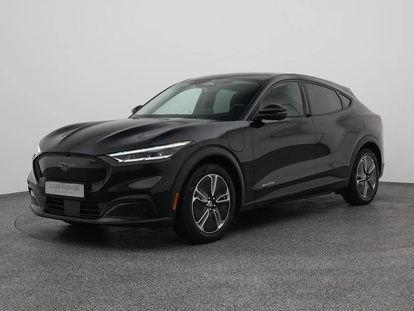Ford Mustang (2024) — foto 1