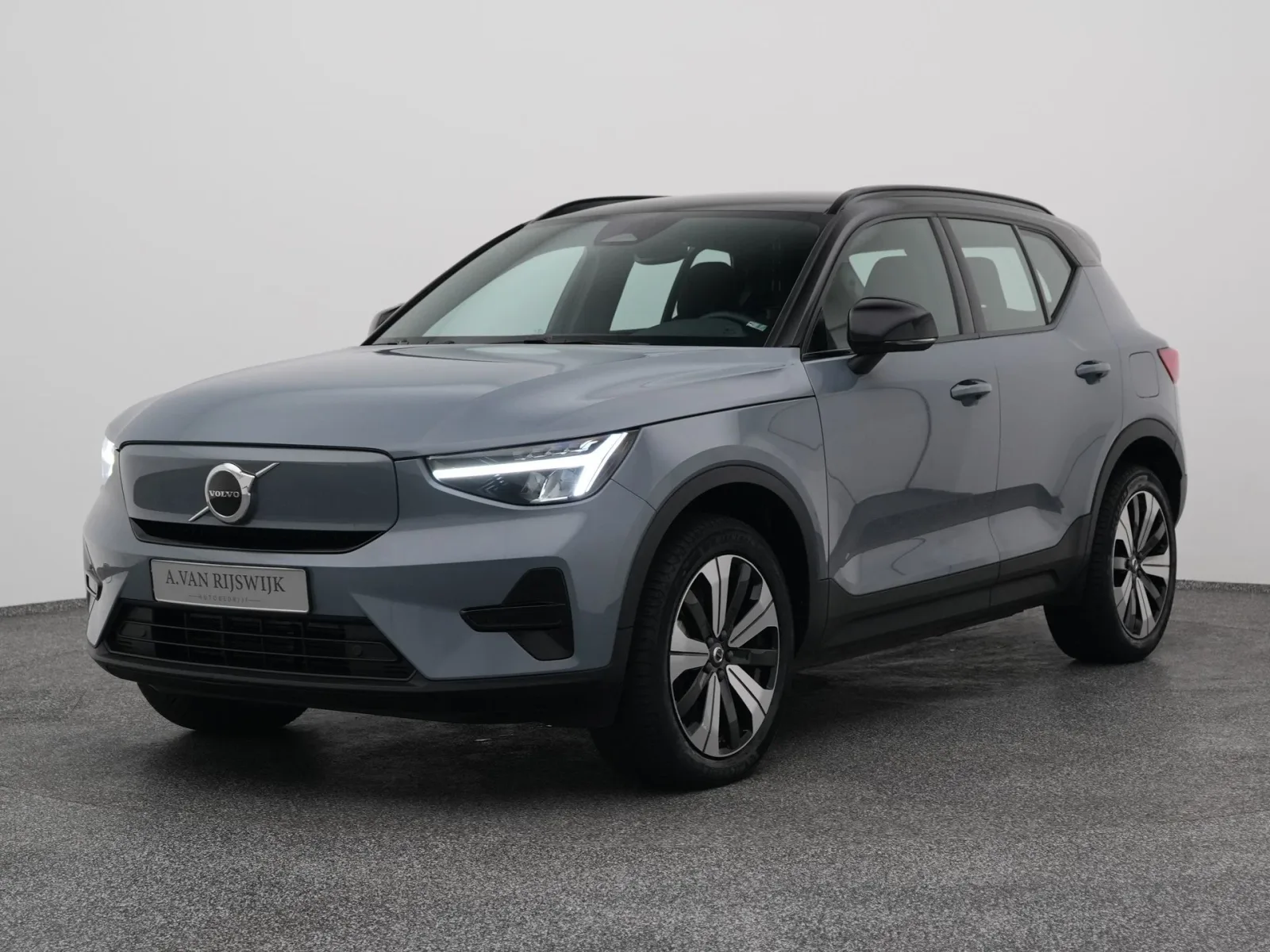 Volvo XC40 (2022) — foto 1