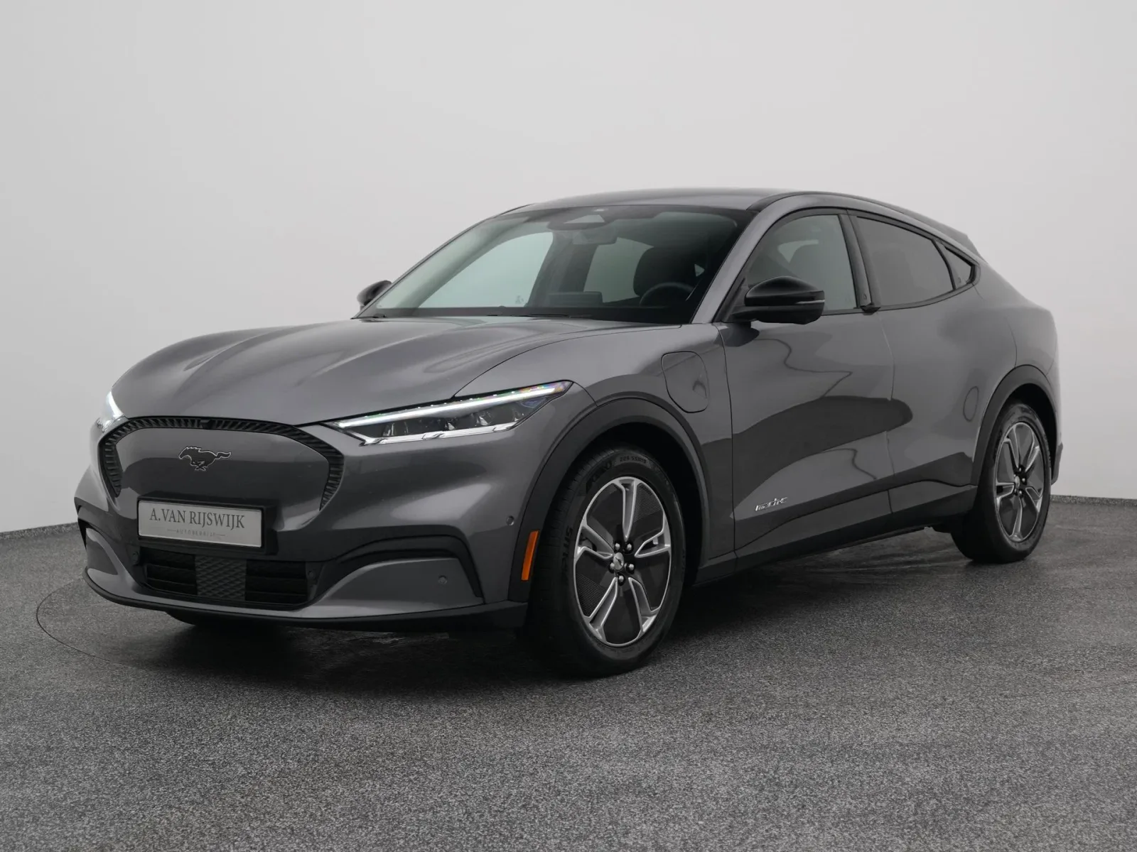 Ford Mustang (2024) — foto 1