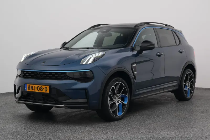 Lynk & Co 01 (2025)