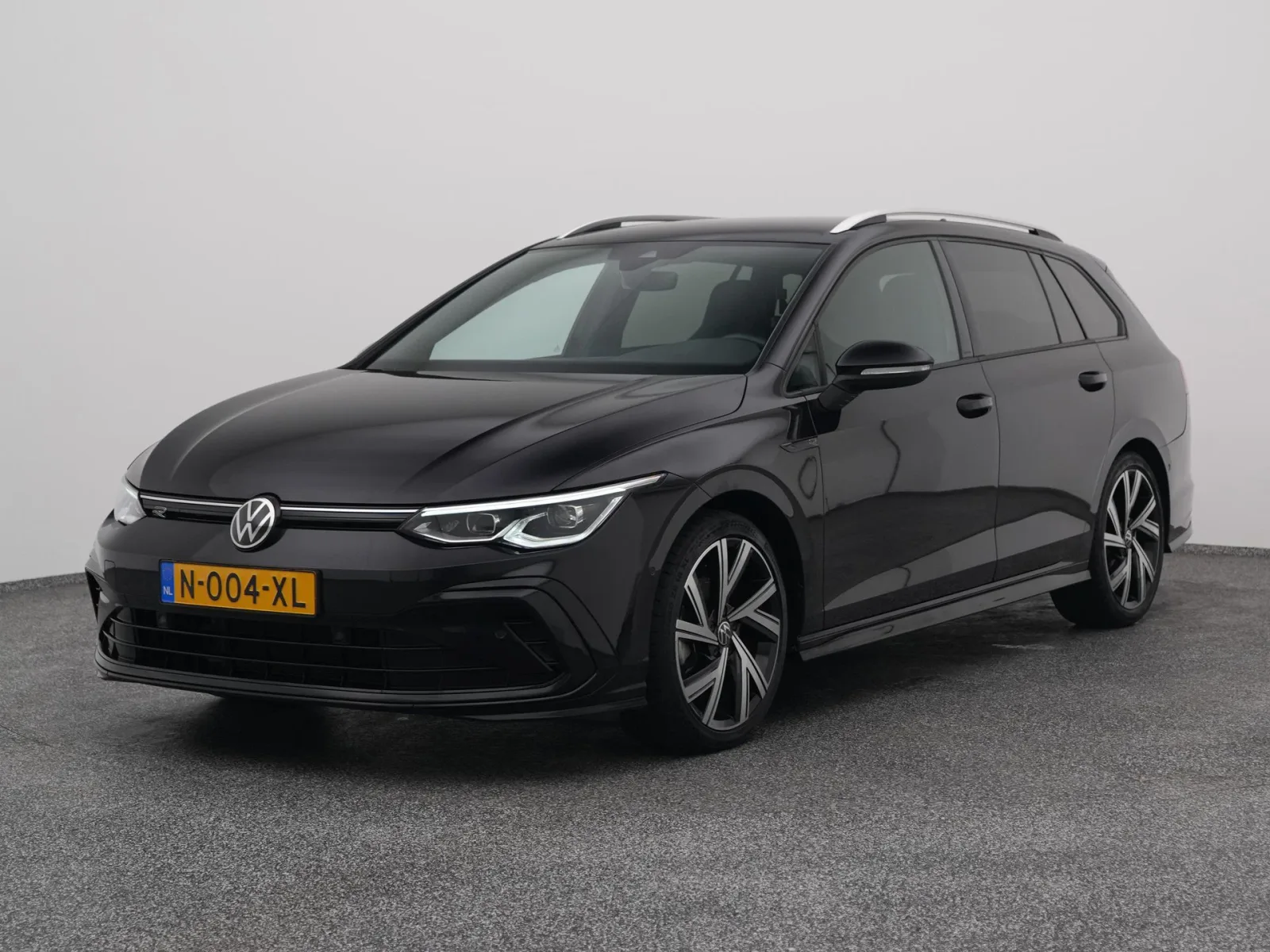 Volkswagen Golf (2021) — foto 1