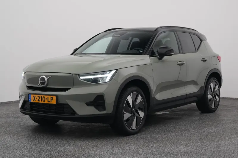 Volvo XC40 (2023)