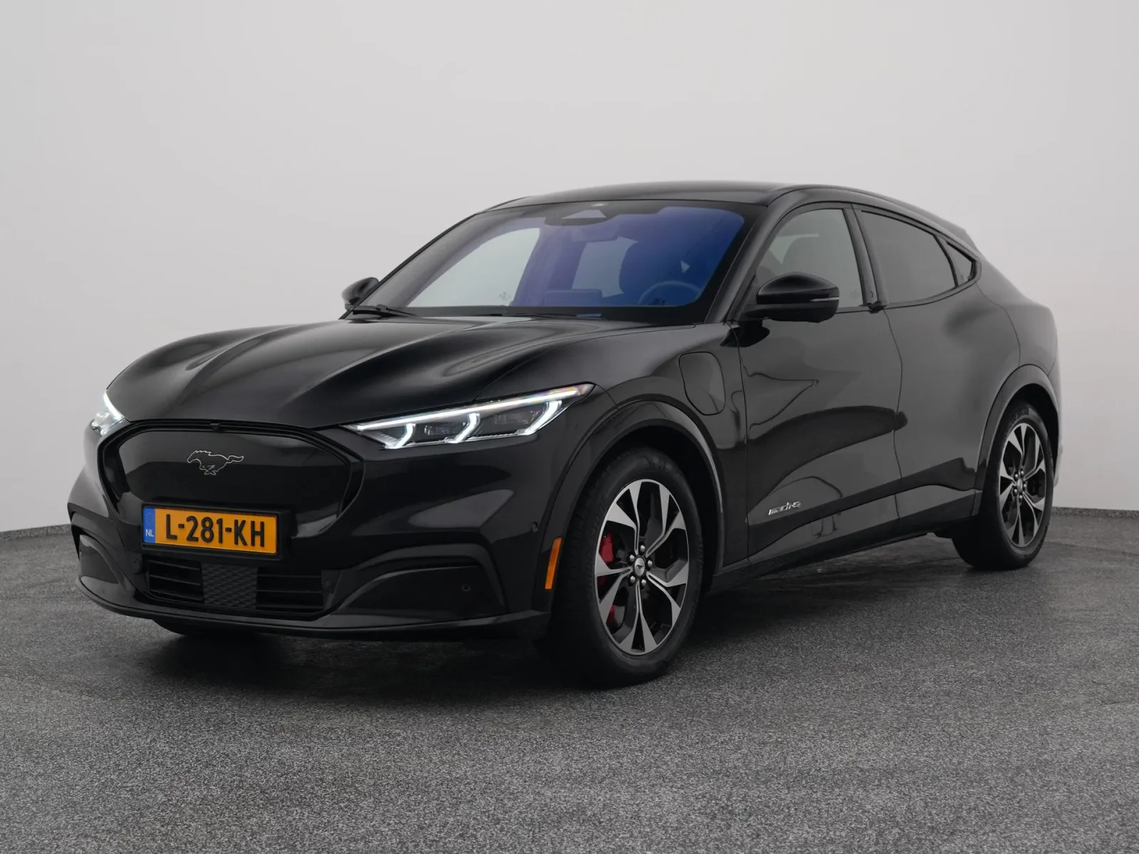 Ford Mustang (2021) — foto 1