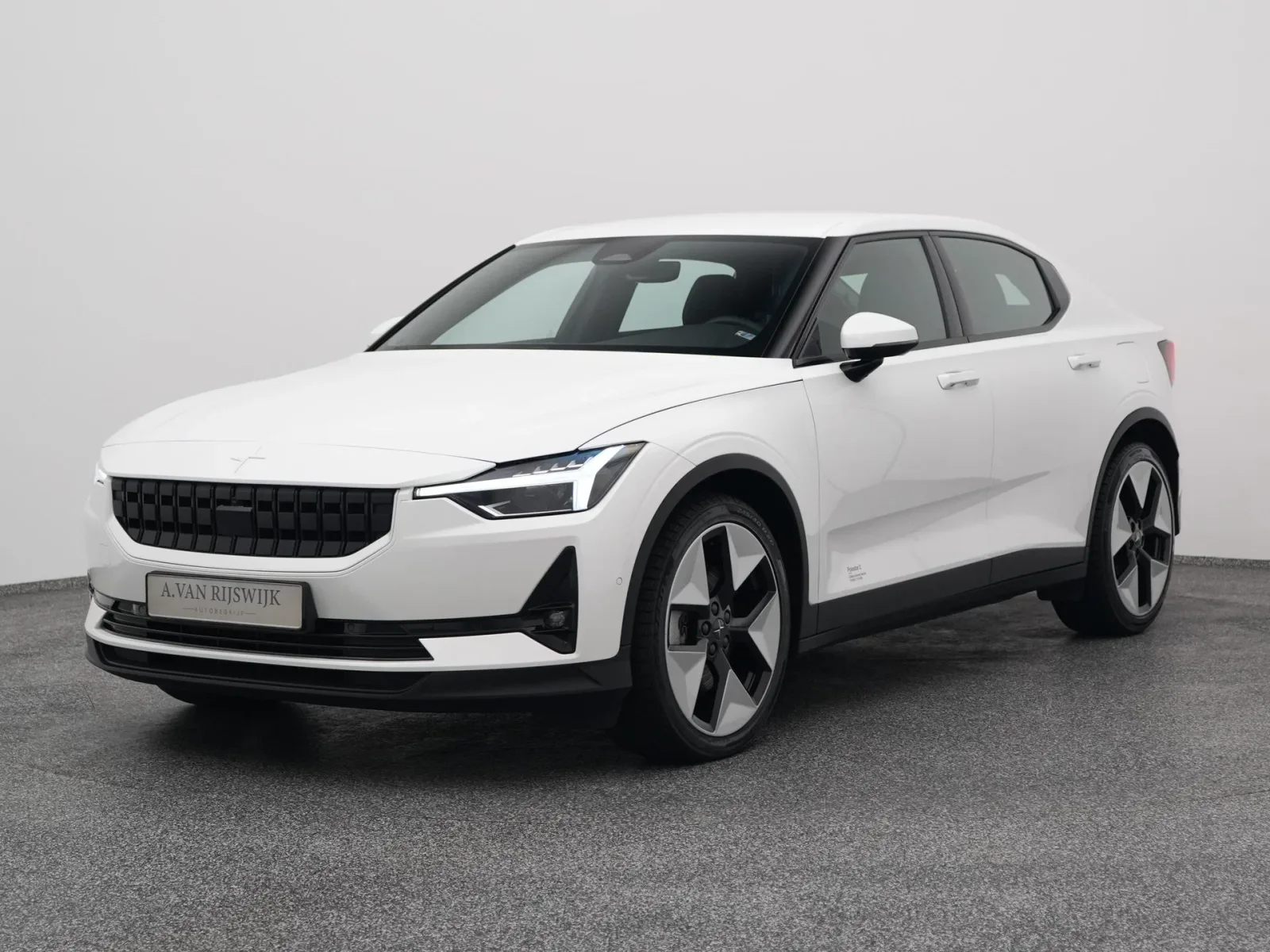 Polestar 2 (2022) — foto 1