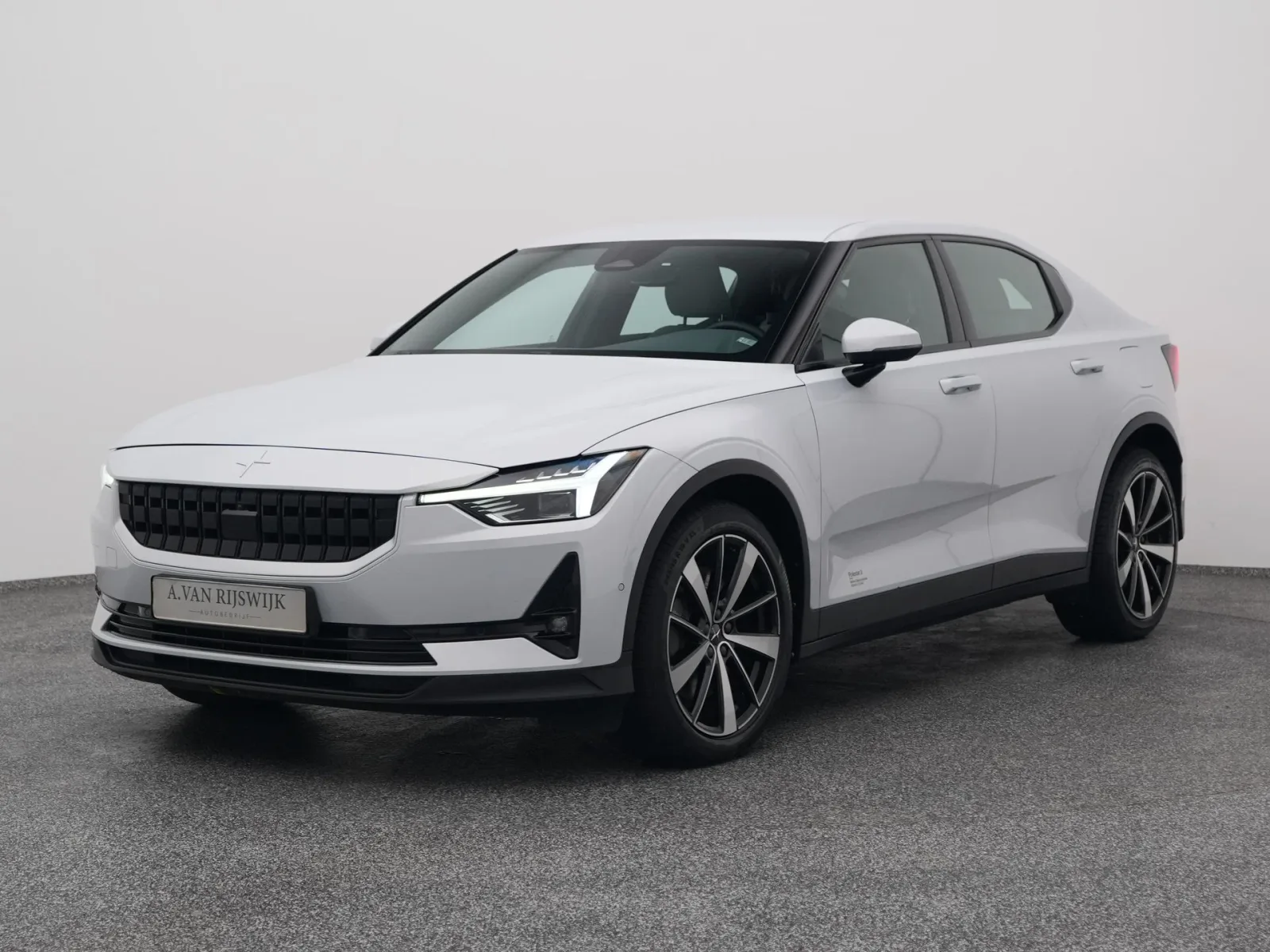 Polestar 2 (2021) — foto 1