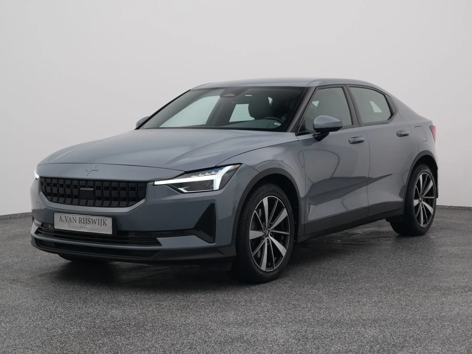 Polestar 2 (2021) — foto 1