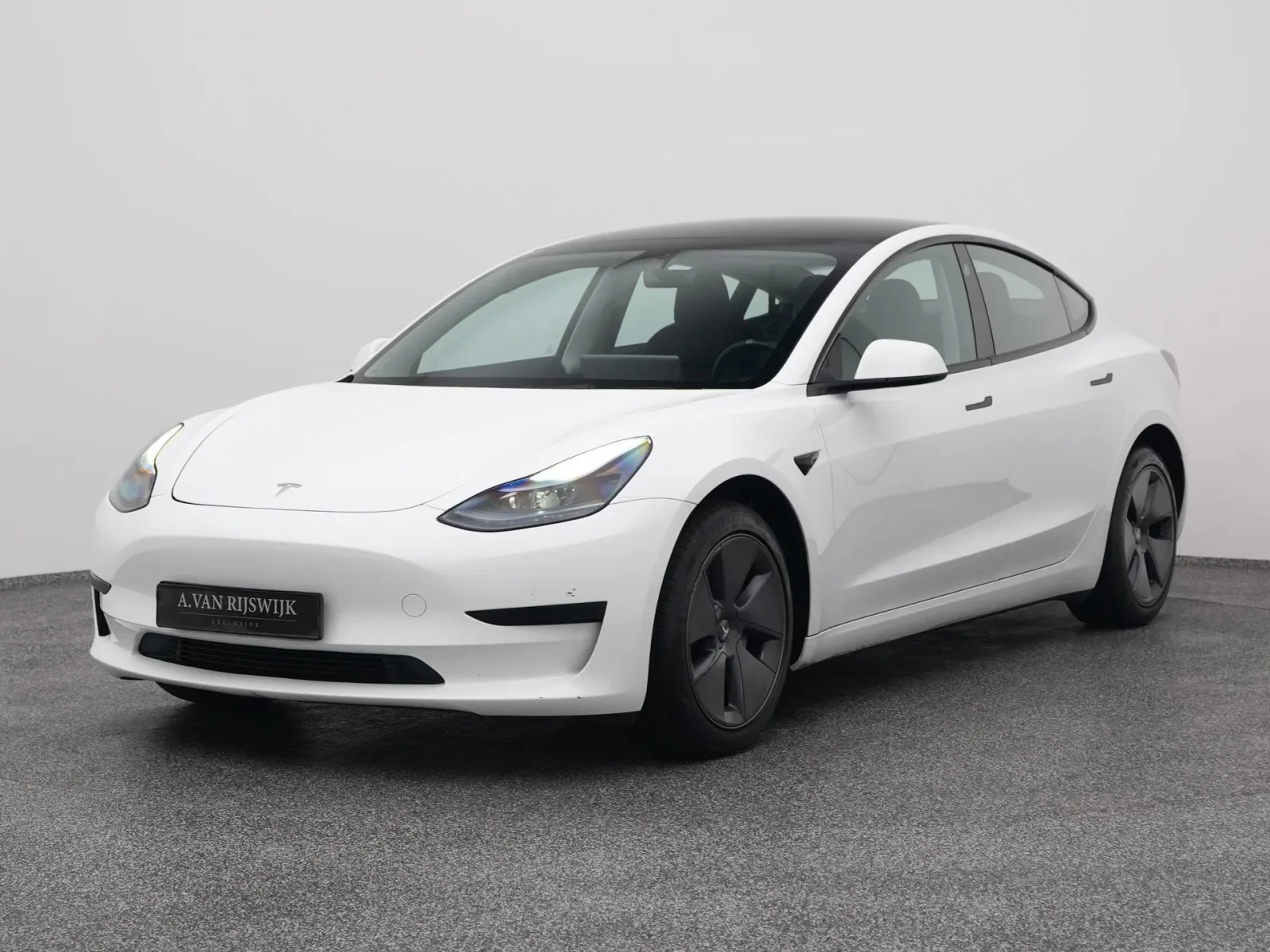 Tesla Model 3 (2023) — foto 1