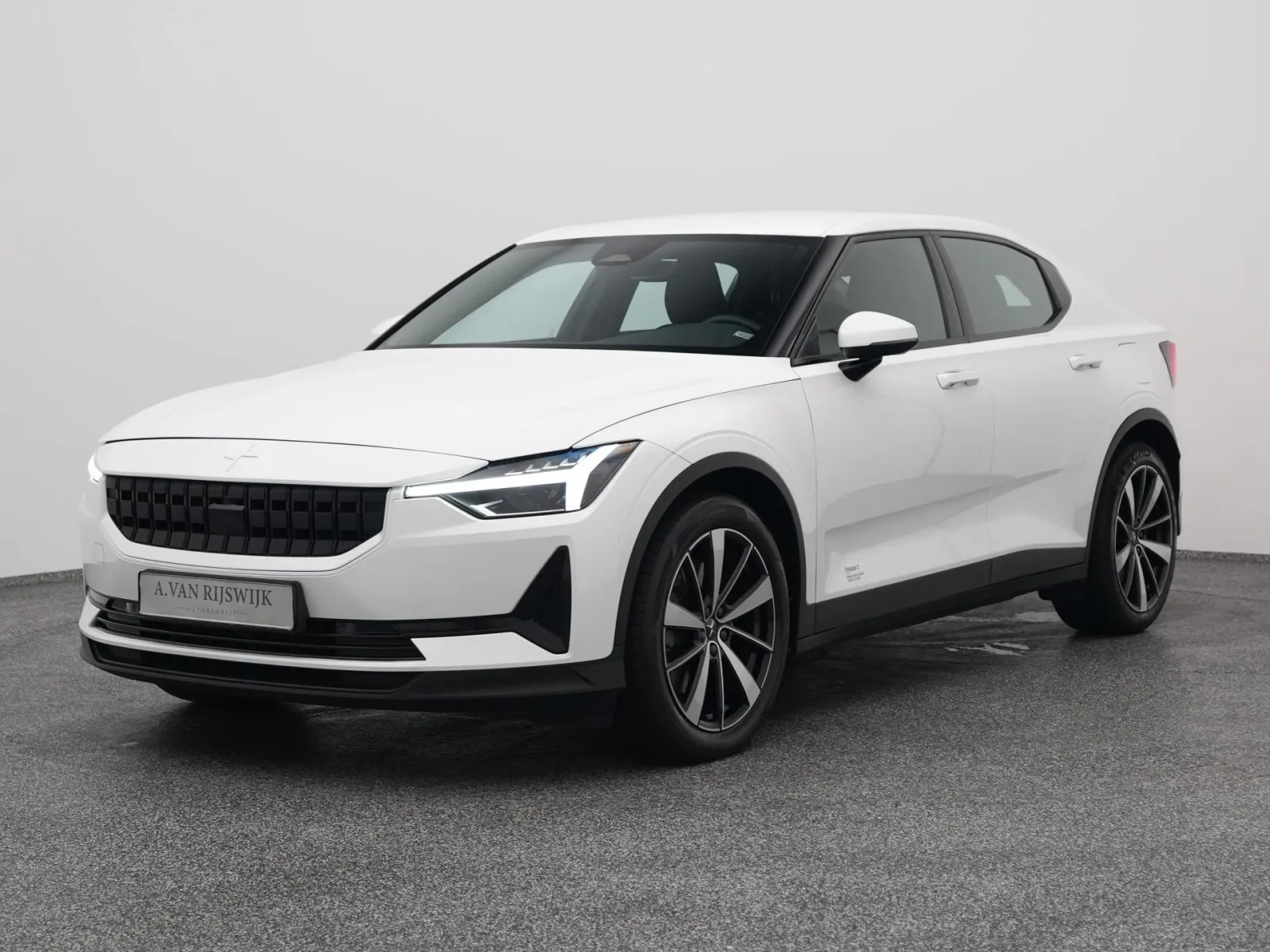Polestar 2 (2022) — foto 1