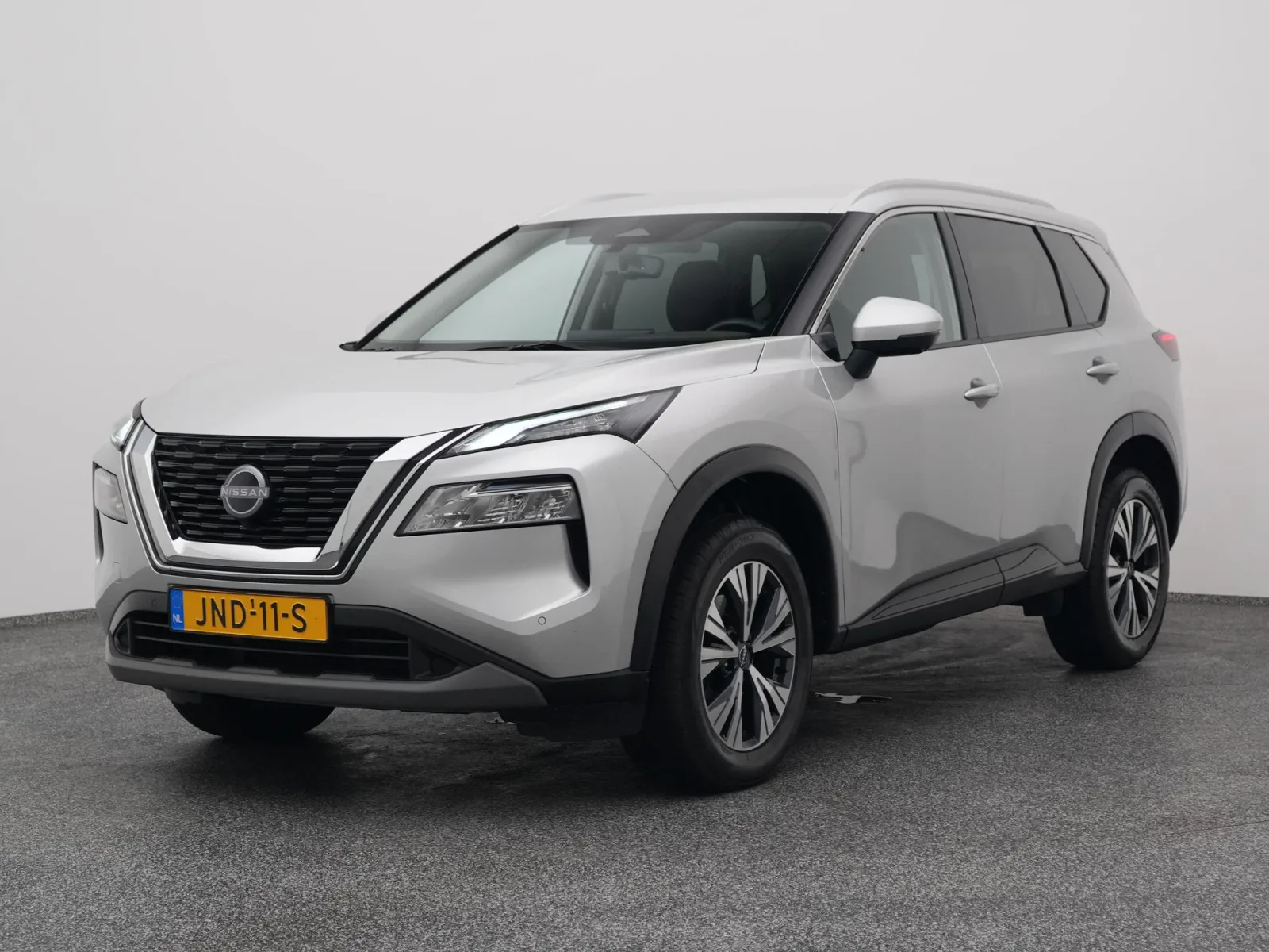 Nissan X-Trail (2023) — foto 1