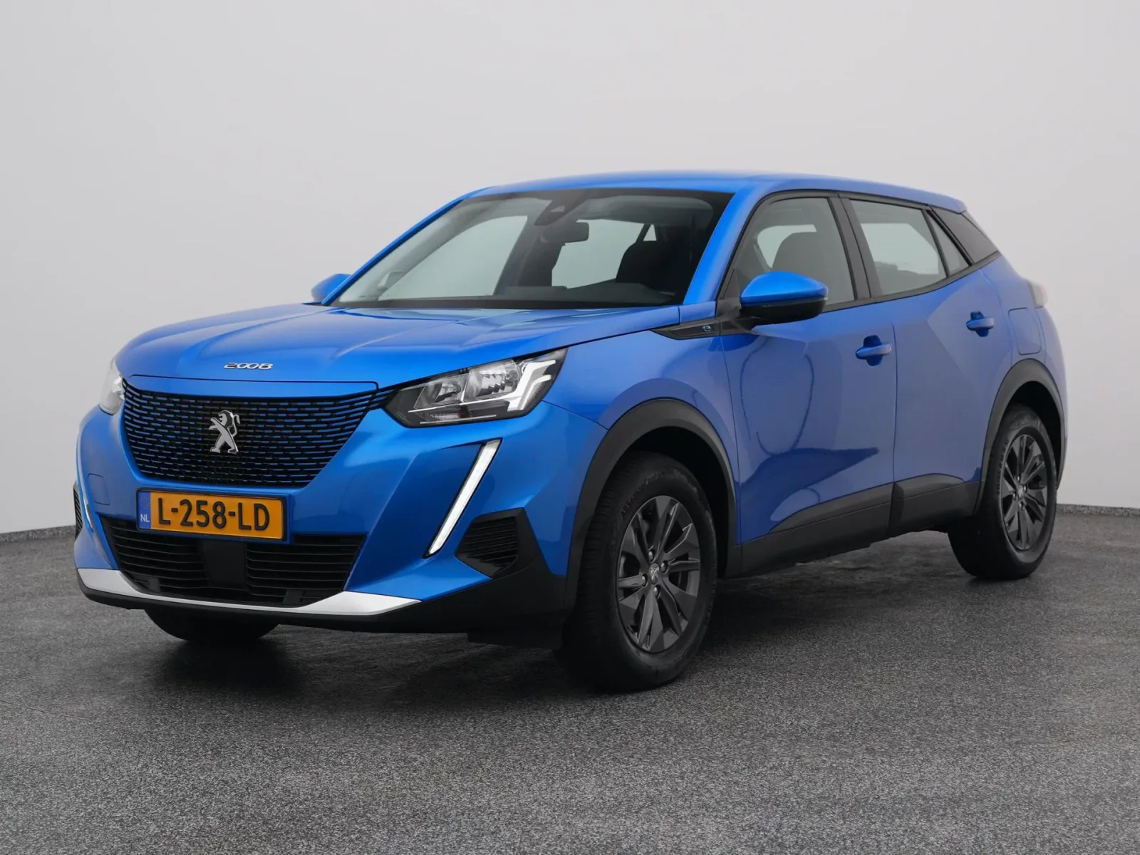 Peugeot e-2008 (2021) — foto 1