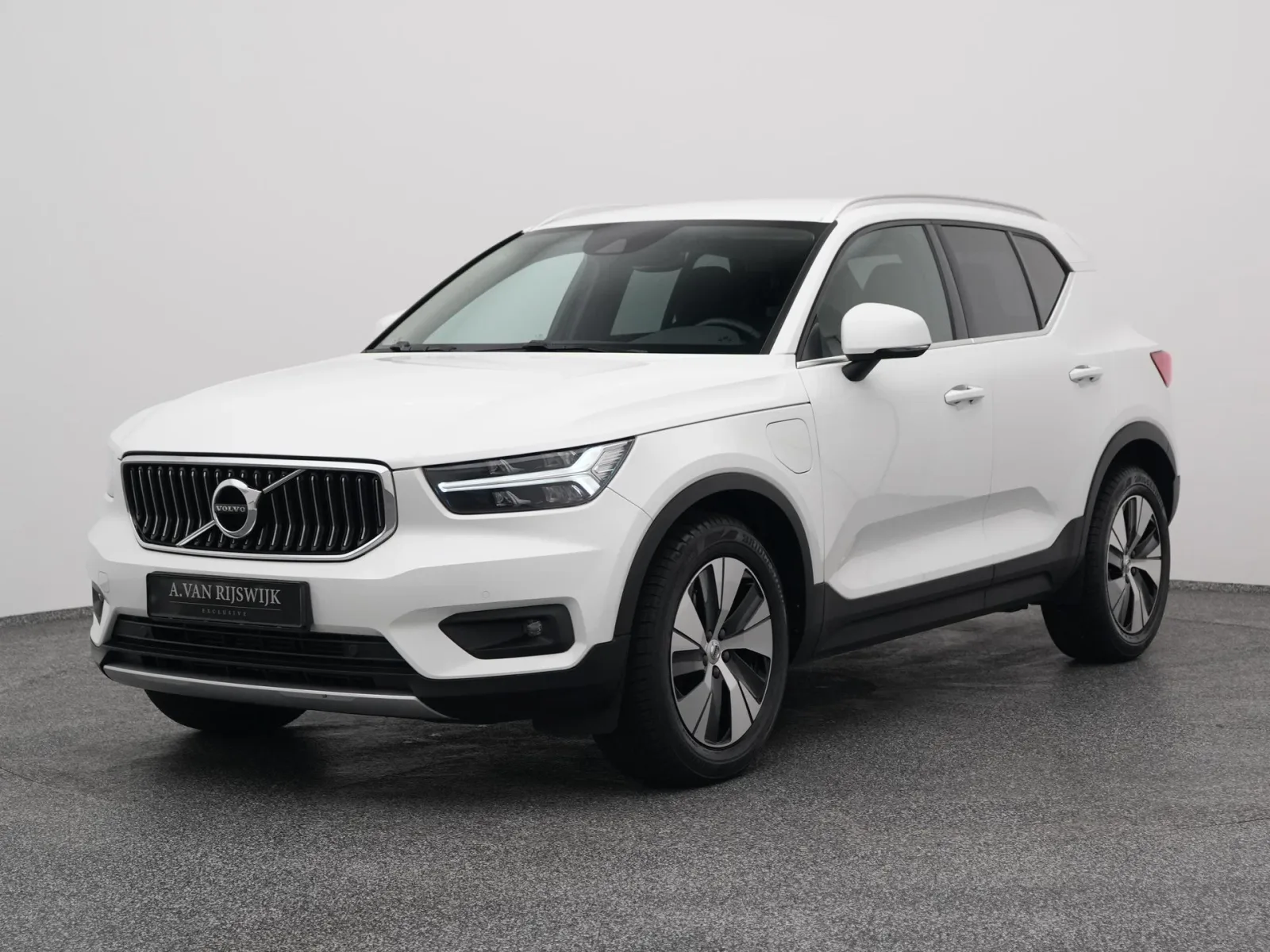 Volvo XC40 (2020) — foto 1