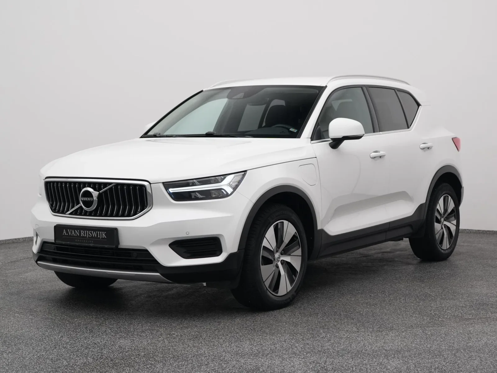 Volvo XC40 (2022) — foto 1