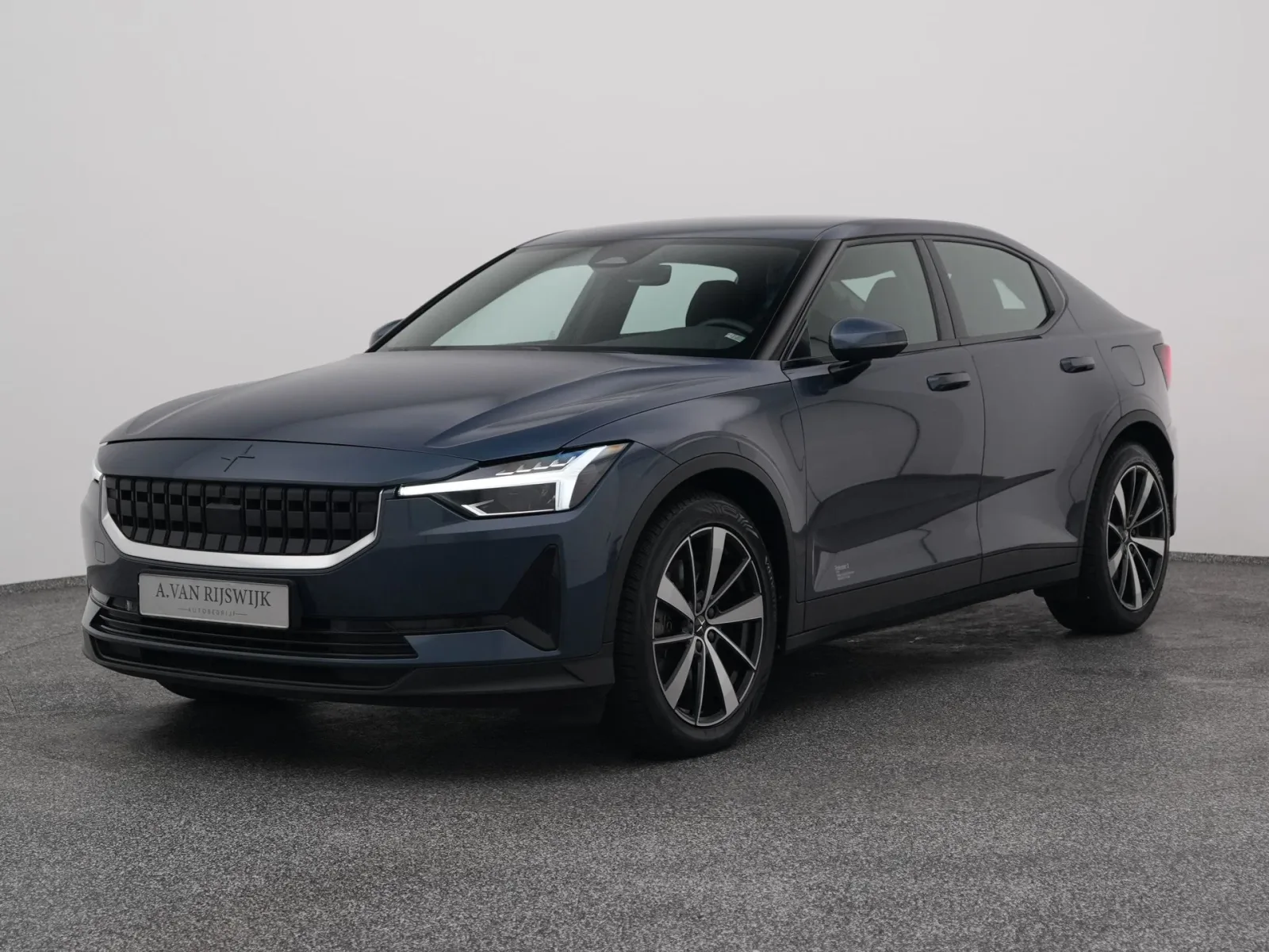 Polestar 2 (2022) — foto 1