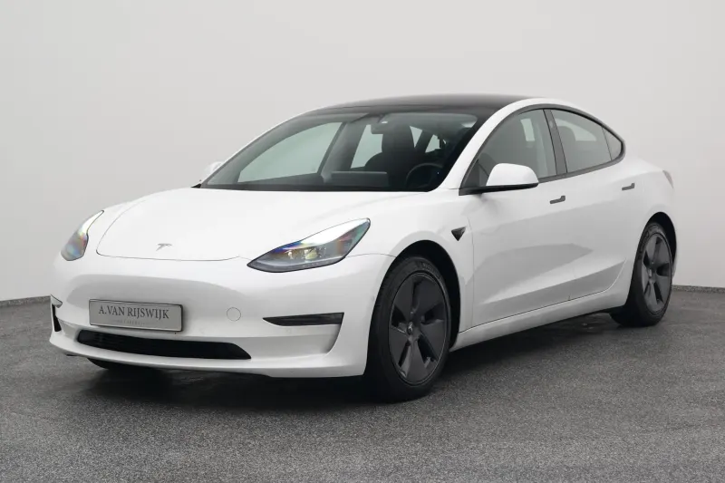 Tesla Model 3 (2021)