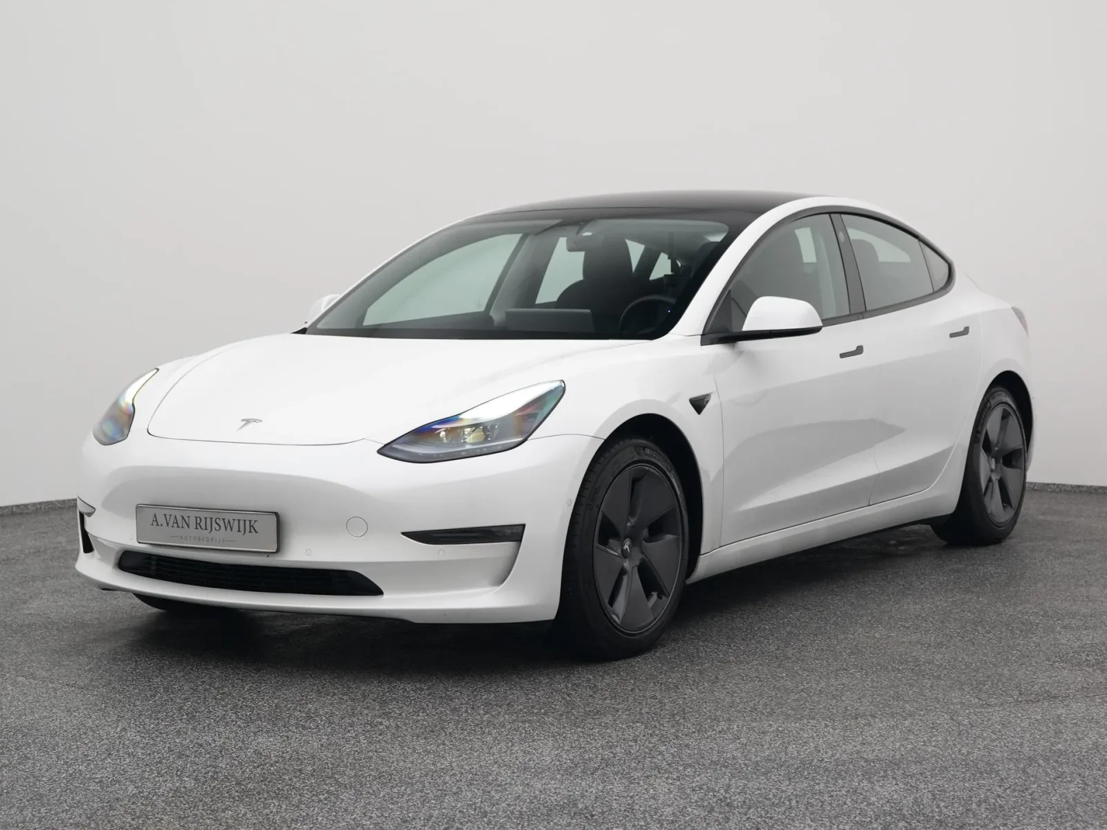 Tesla Model 3 (2021) — foto 1