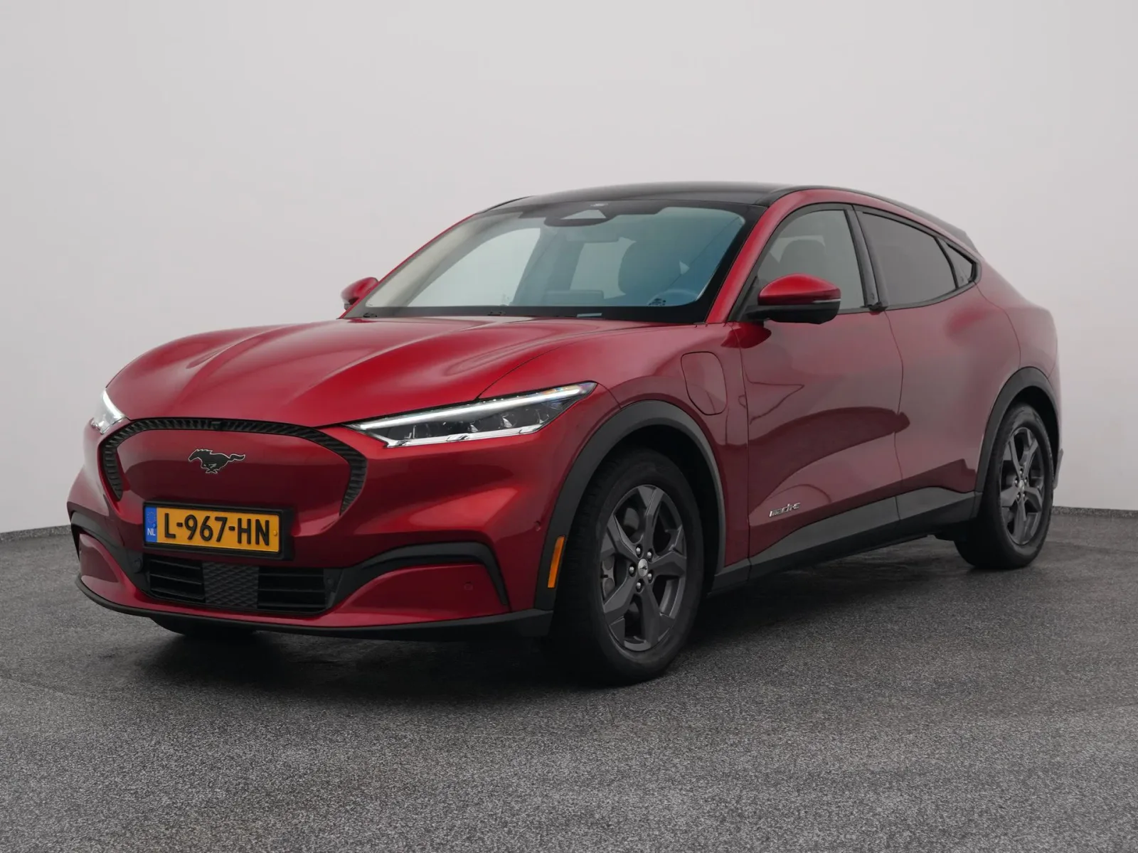 Ford Mustang (2021) — foto 1