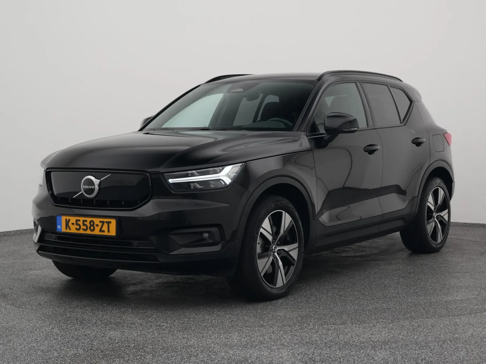 Volvo XC40 (2021) — foto 1
