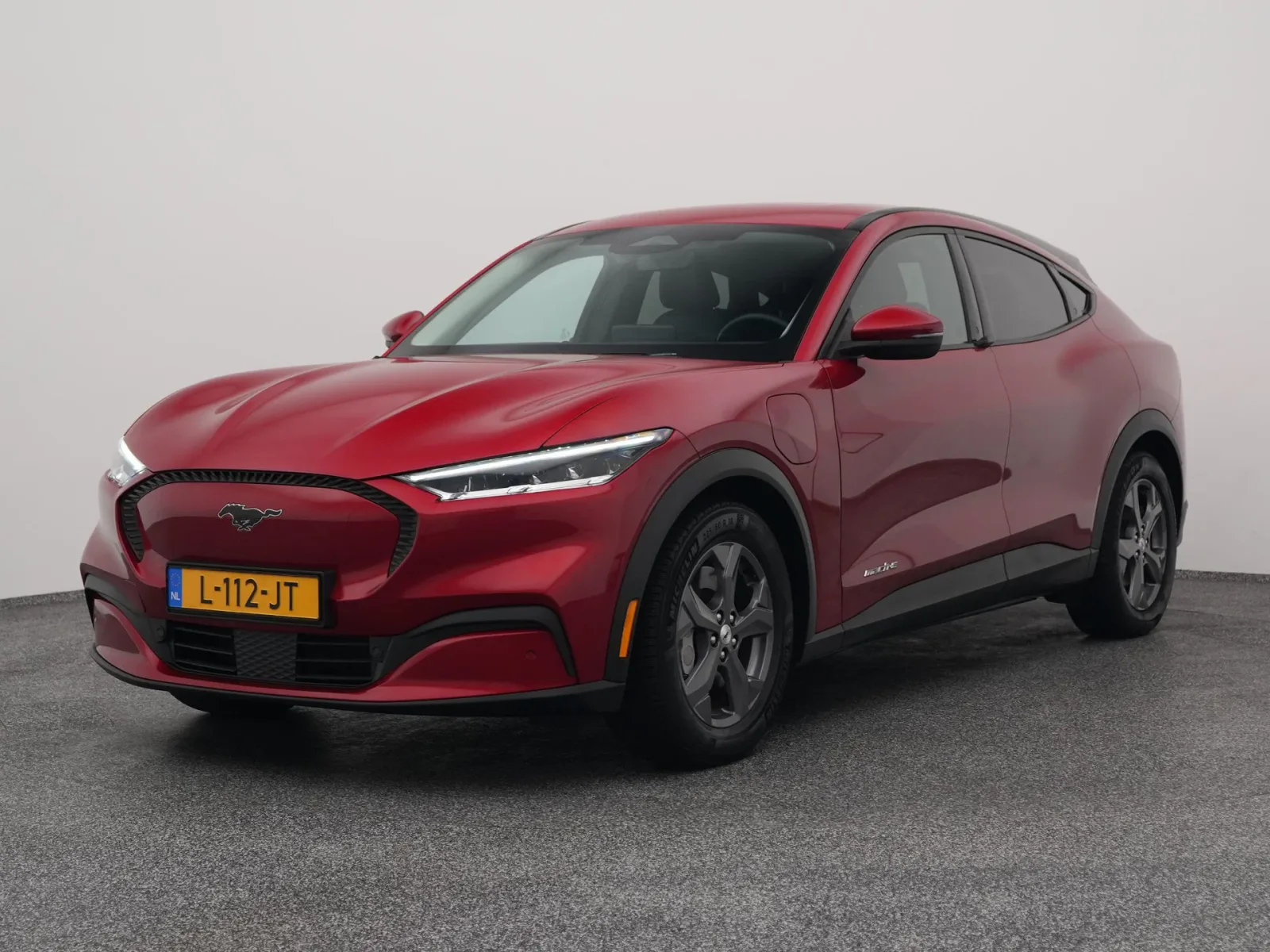 Ford Mustang (2021) — foto 1