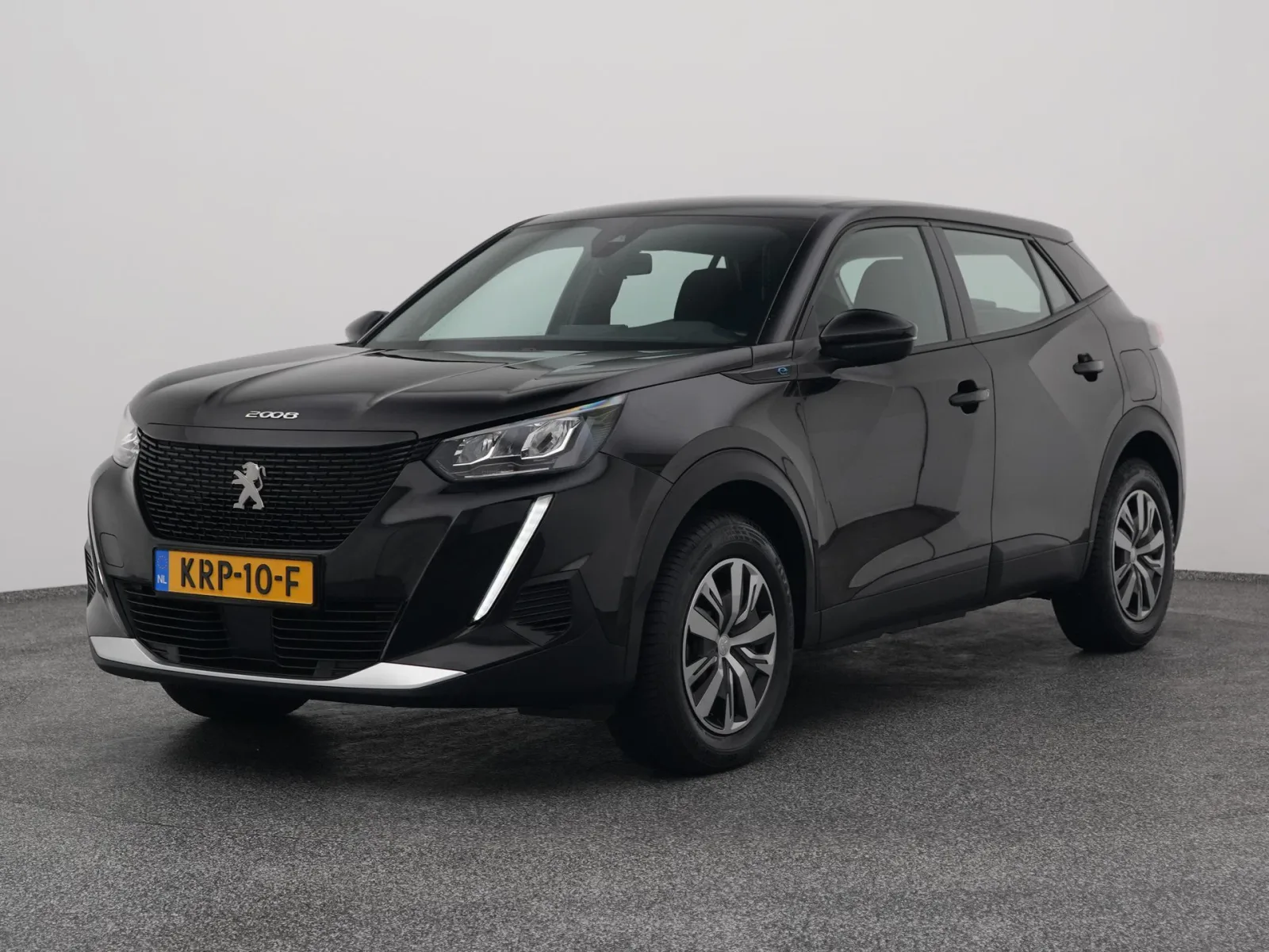 Peugeot e-2008 (2023) — foto 1