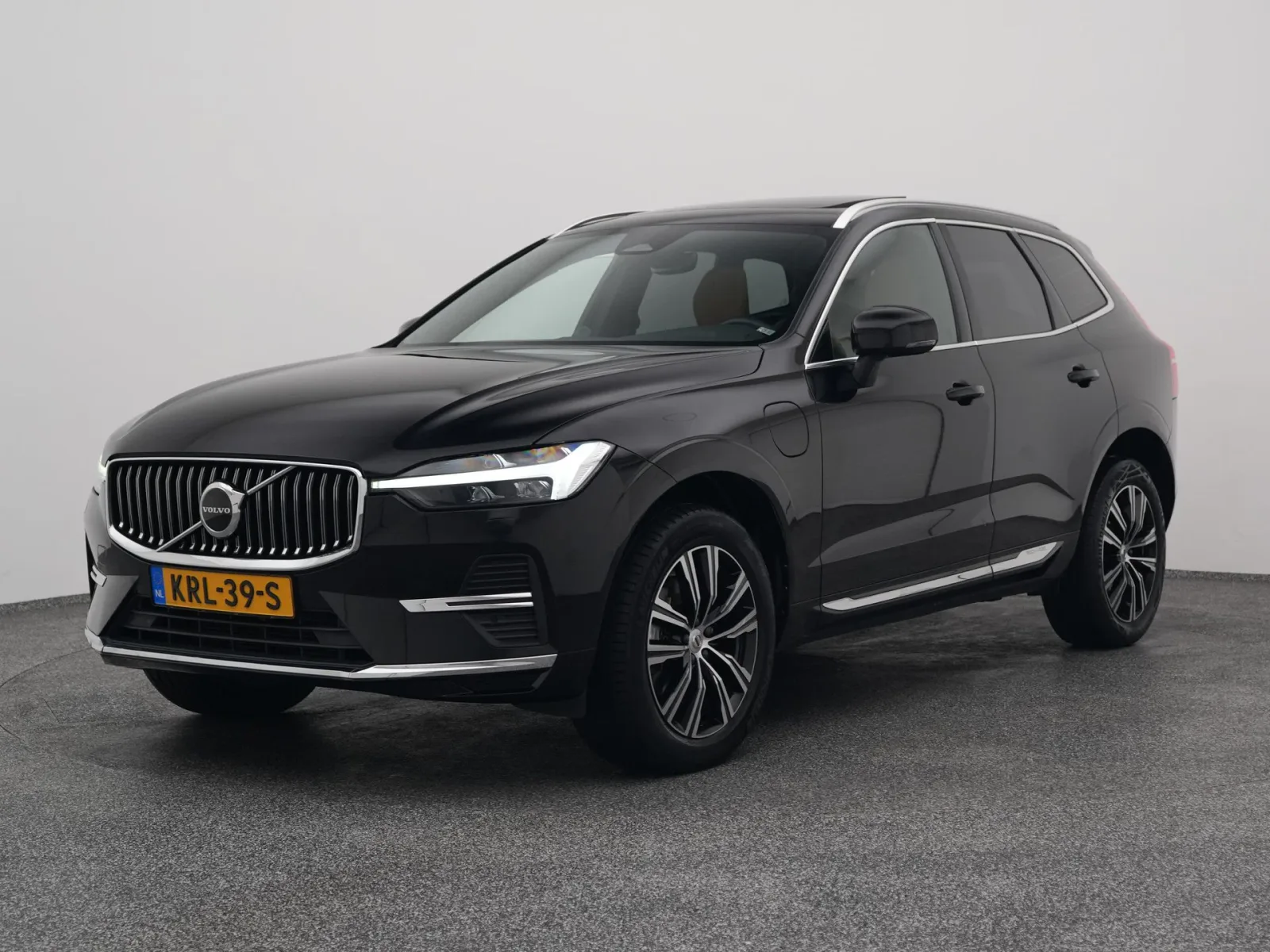 Volvo XC60 (2021) — foto 1