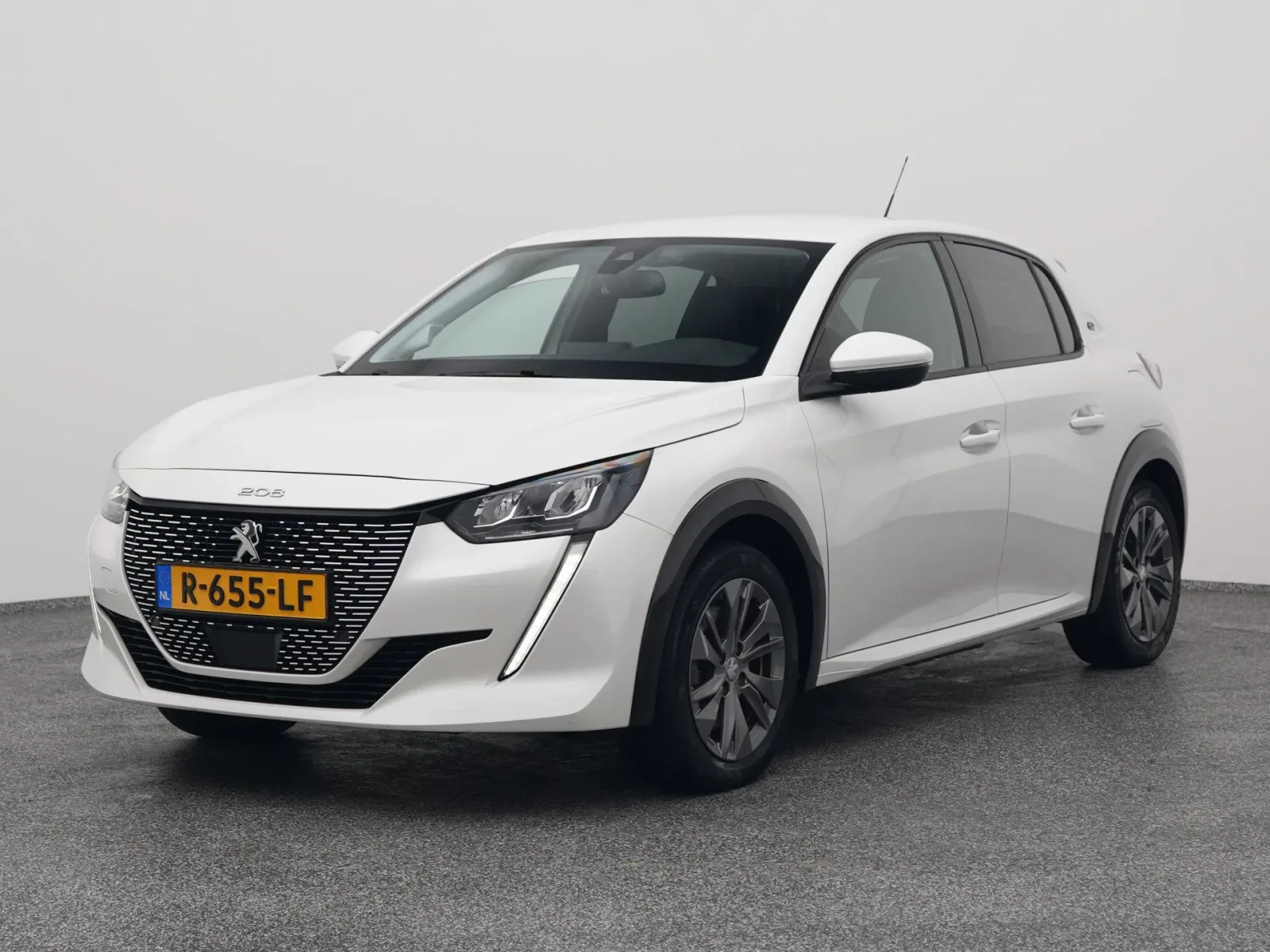 Peugeot e-208 (2021) — foto 1