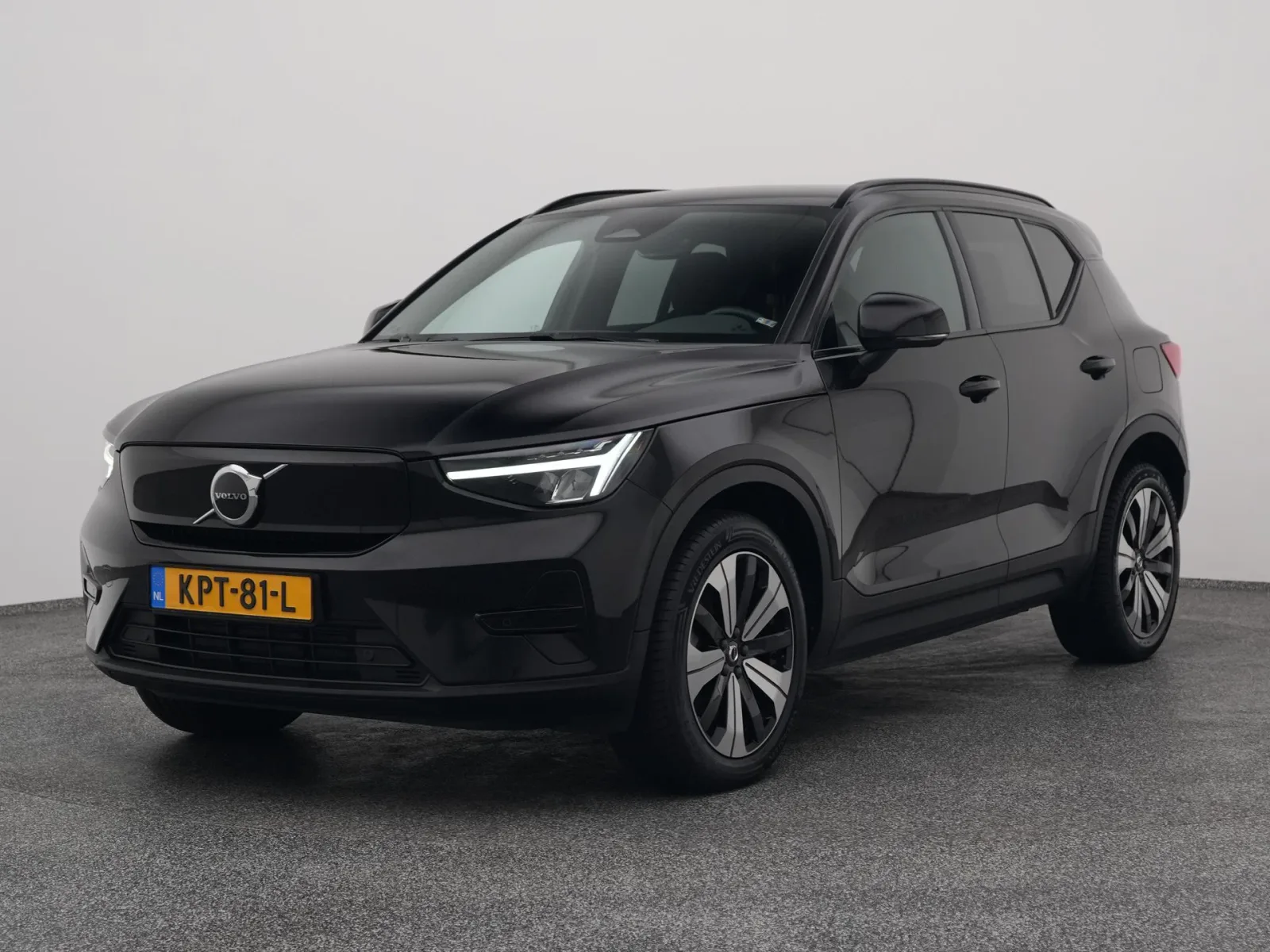 Volvo XC40 (2022) — foto 1