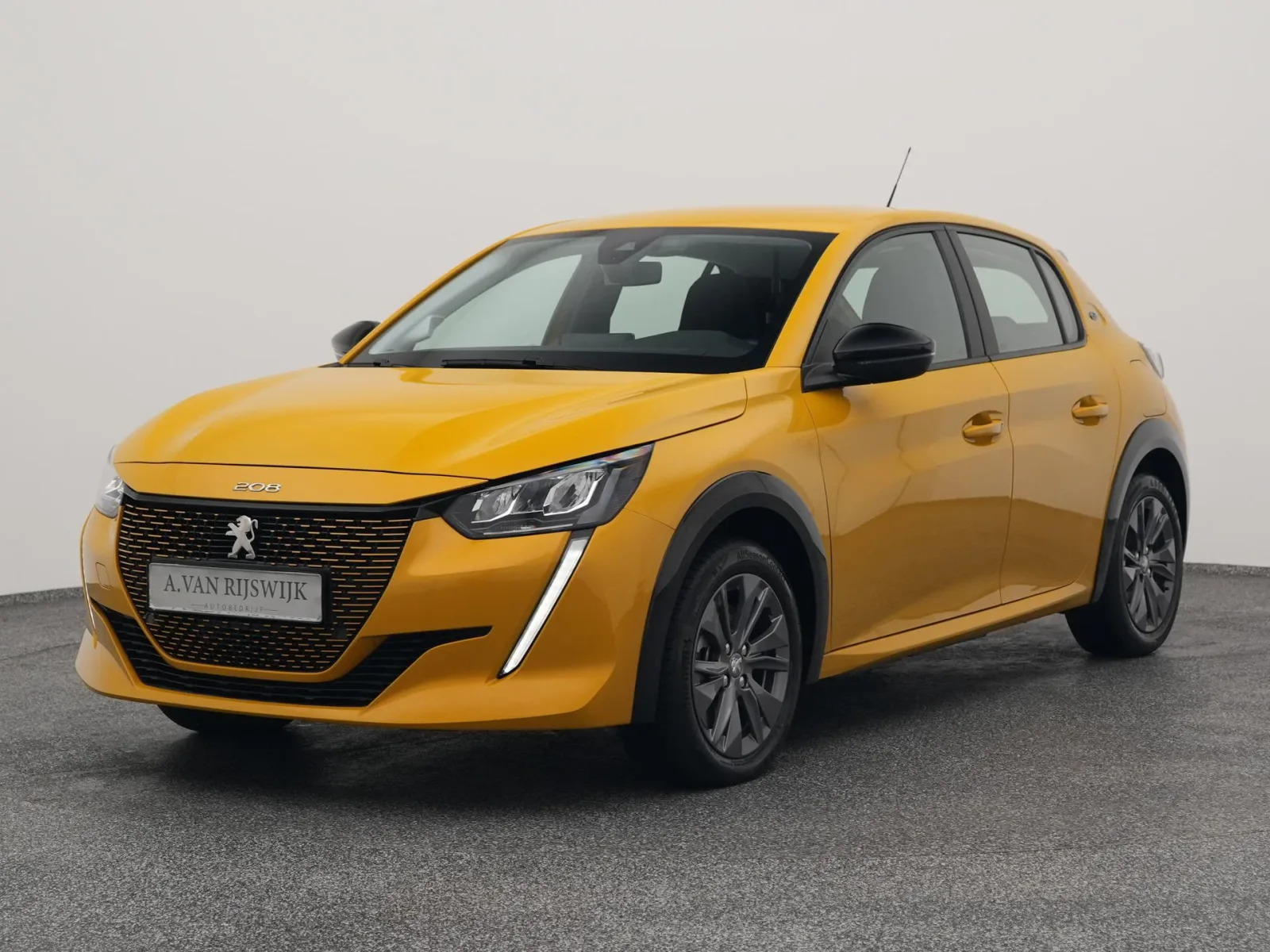 Peugeot e-208 (2023) — foto 1