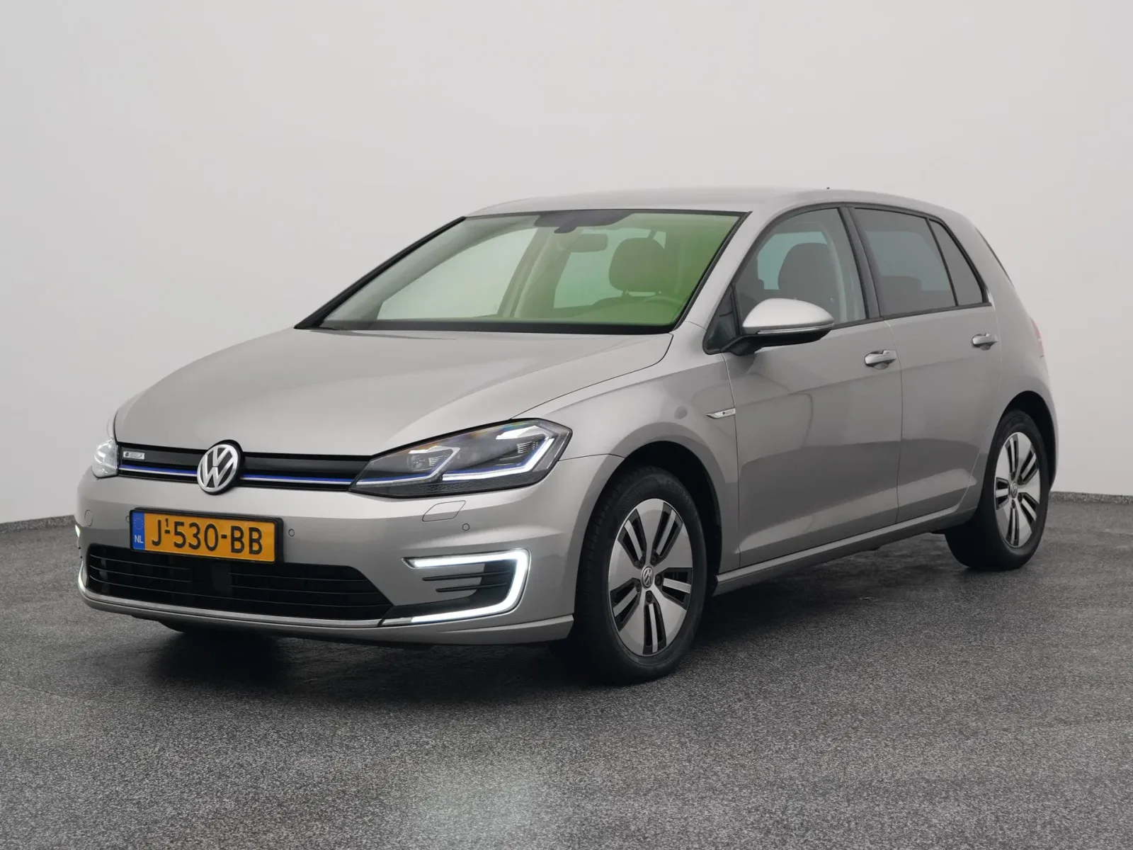 Volkswagen E-Golf (2020) — foto 1