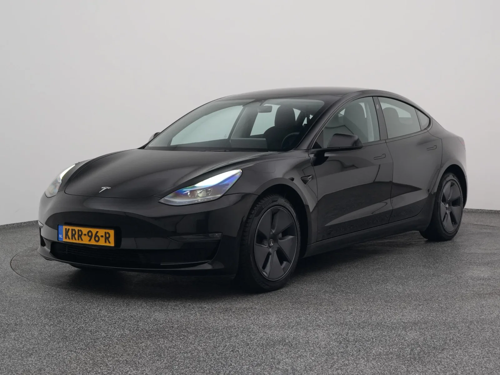 Tesla Model 3 (2023) — foto 1