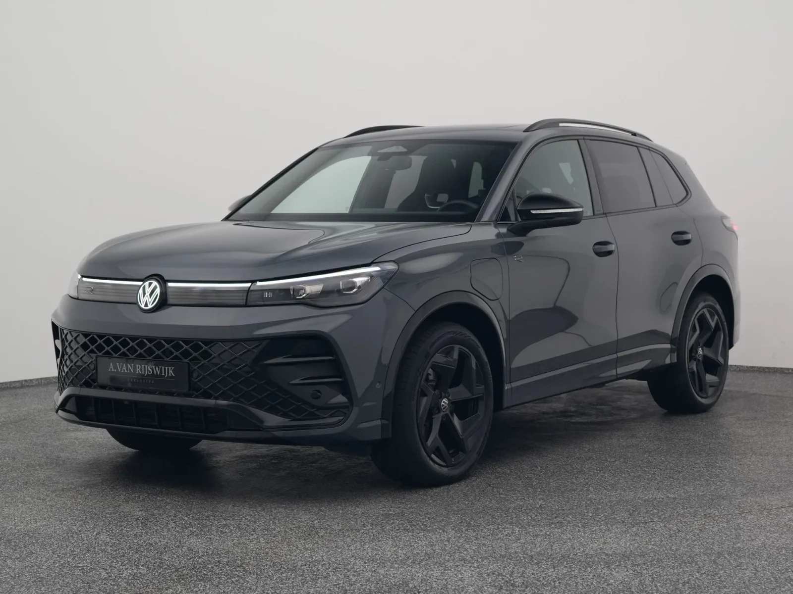 Volkswagen Tiguan (2025) — foto 1