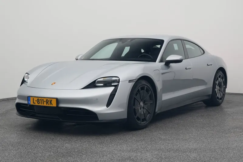 Porsche Taycan (2021)