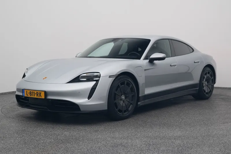 Porsche Taycan (2021)
