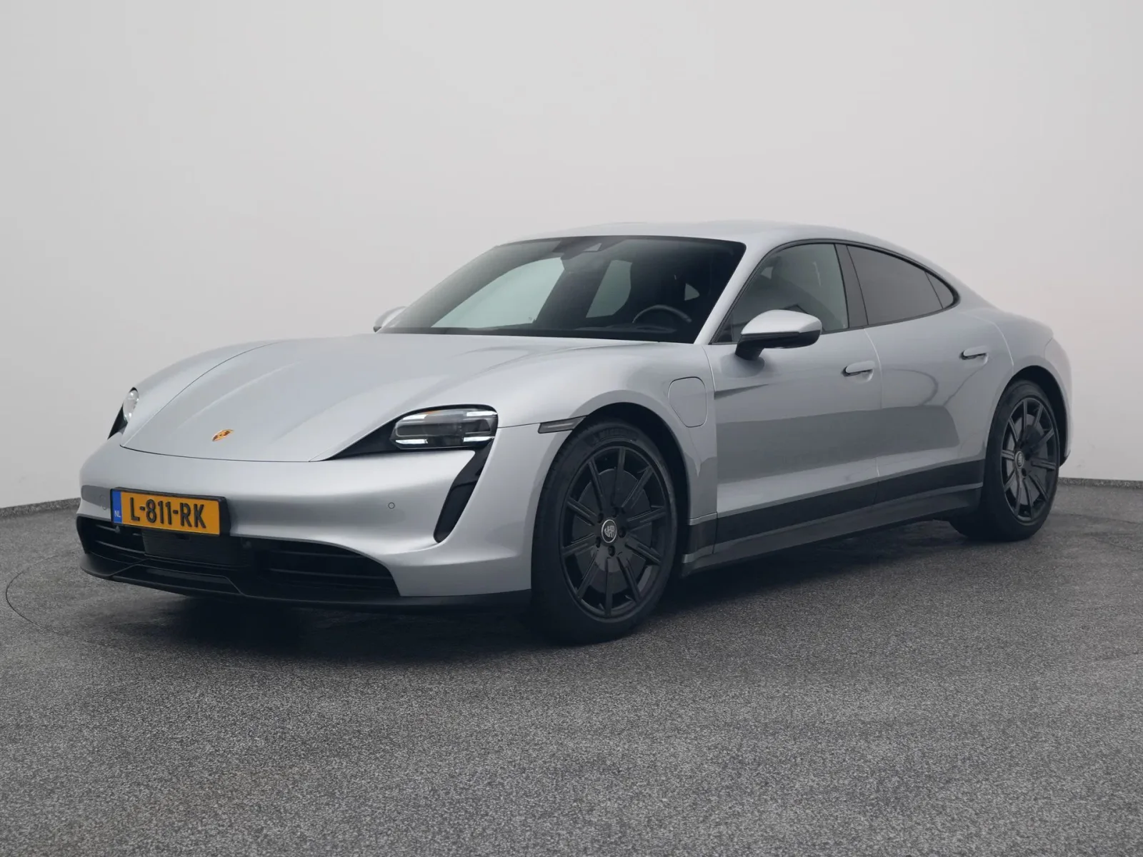 Porsche Taycan (2021) — foto 1