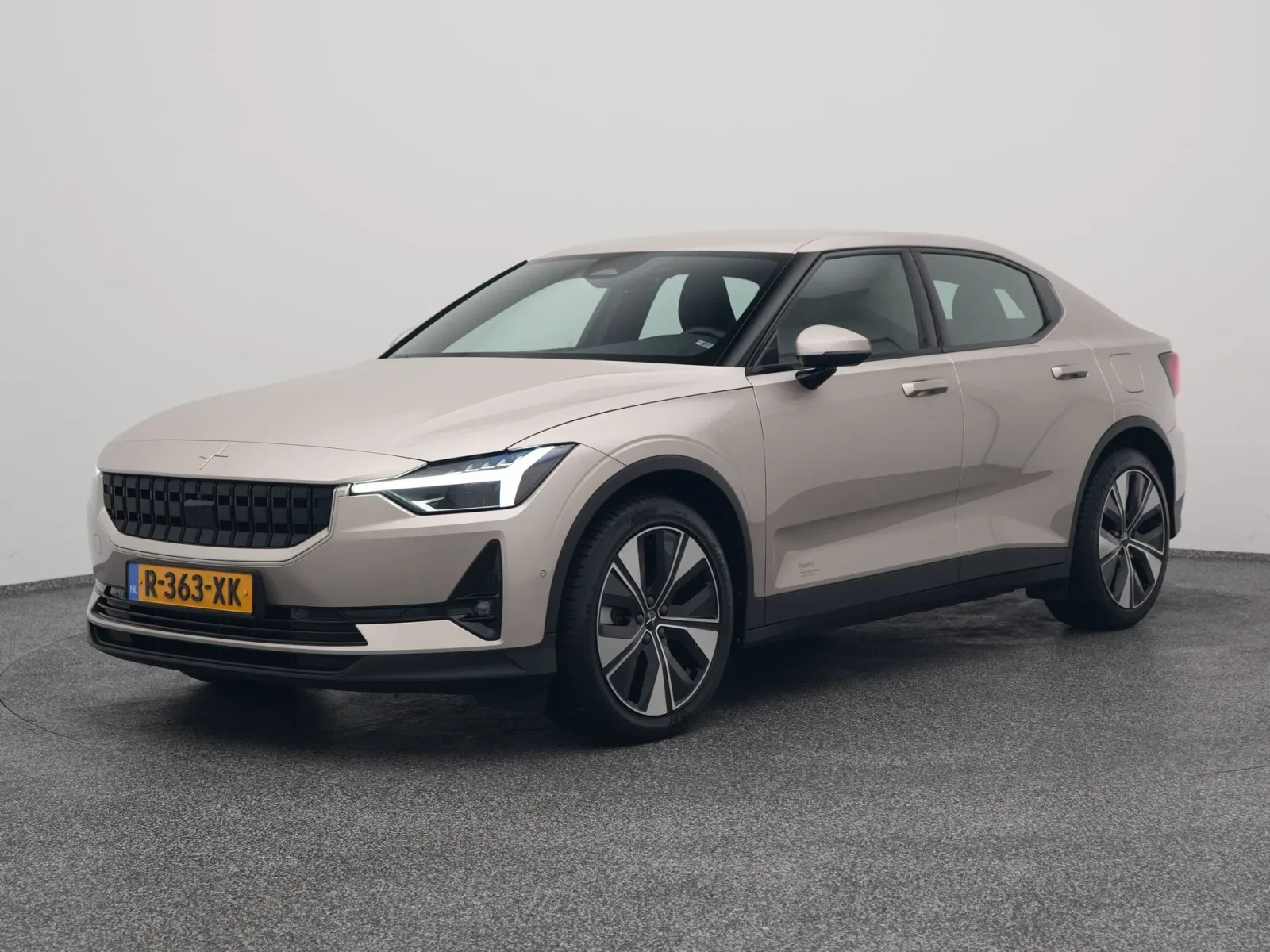 Polestar 2 (2022) — foto 1