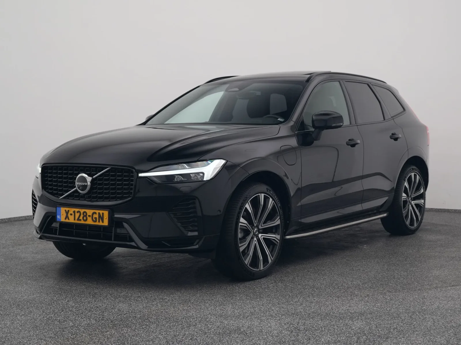 Volvo XC60 (2022) — foto 1