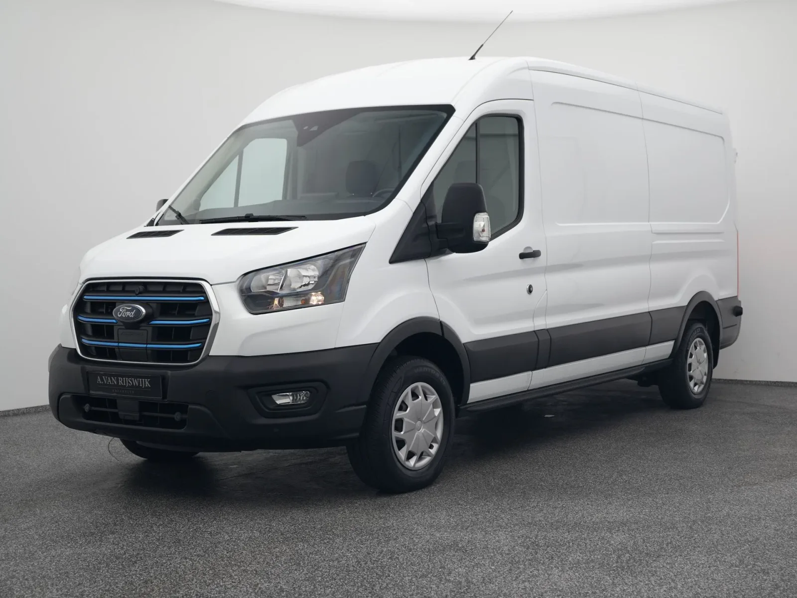 Ford E-Transit (2024) — foto 1