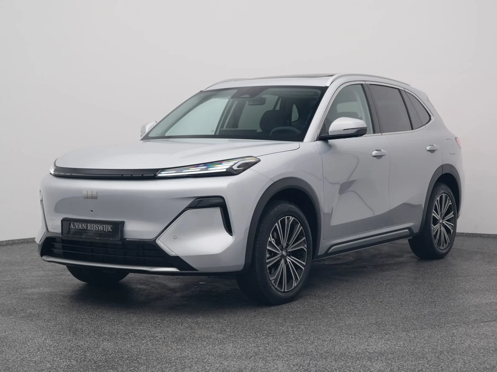 Geely Starray EM-i (2026) — foto 1