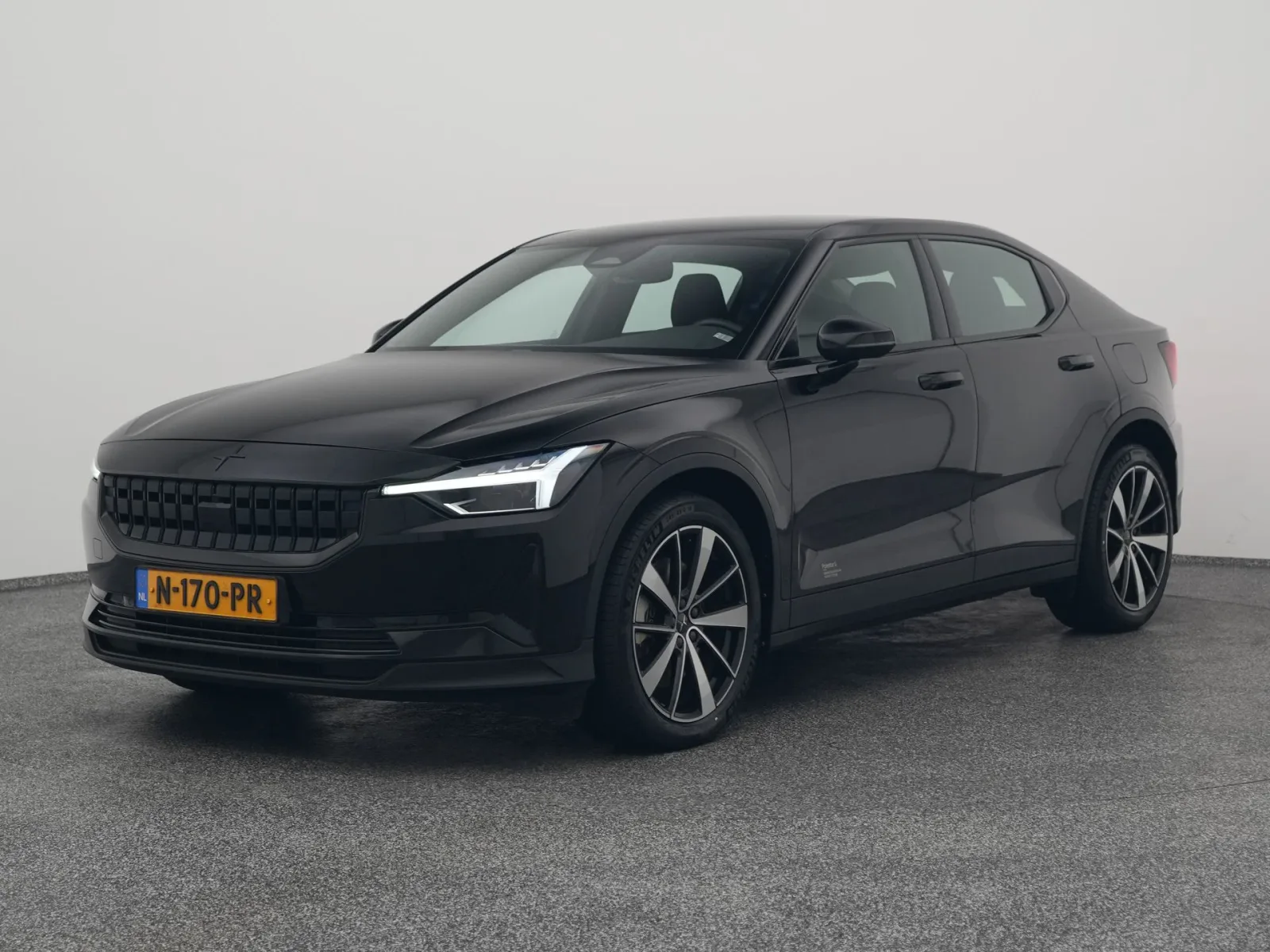 Polestar 2 (2021) — foto 1