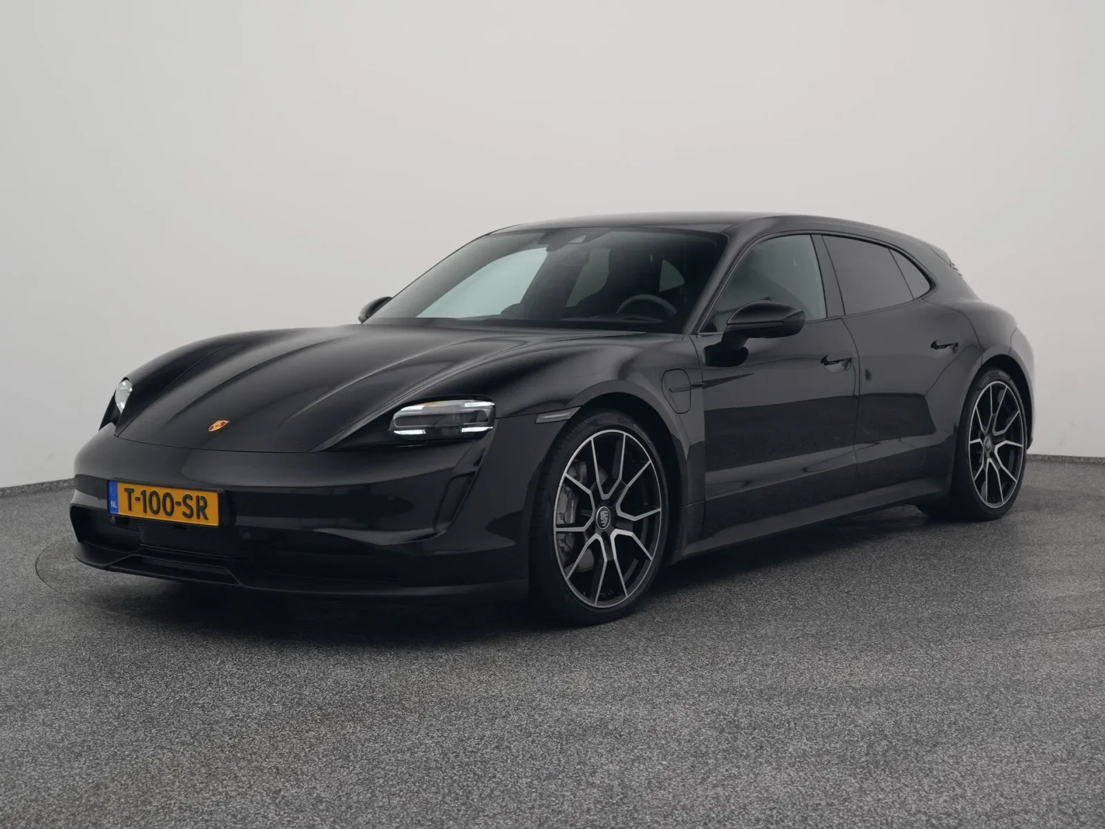 Porsche Taycan Sport Turismo (2023) — foto 1