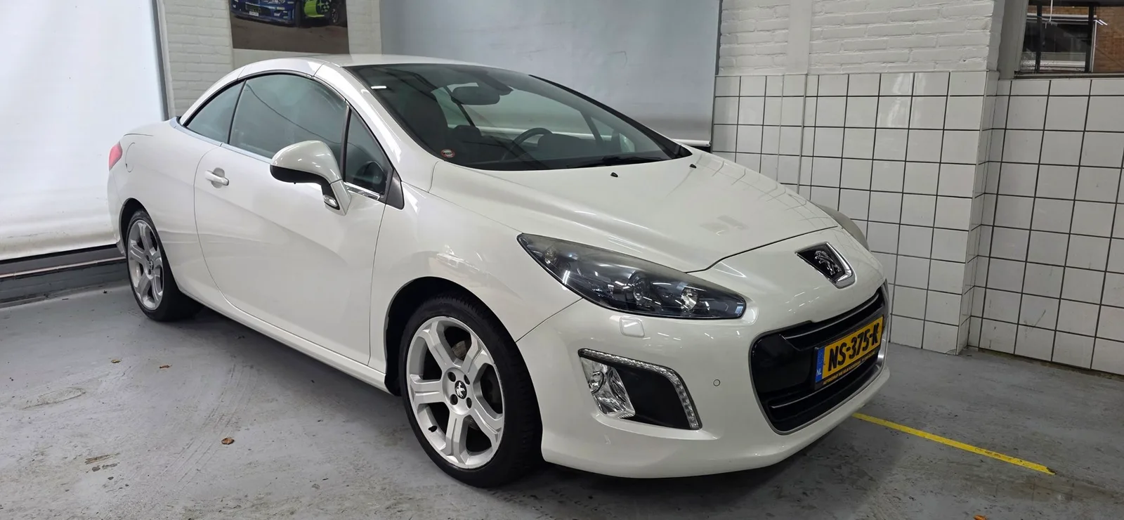 Peugeot 308 (2013) — foto 1