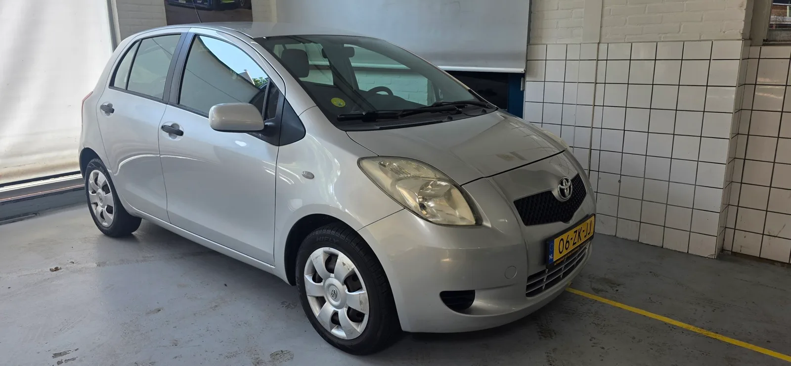 Toyota Yaris (2008) — foto 1