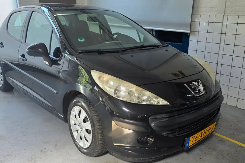 Peugeot 207 (2007)