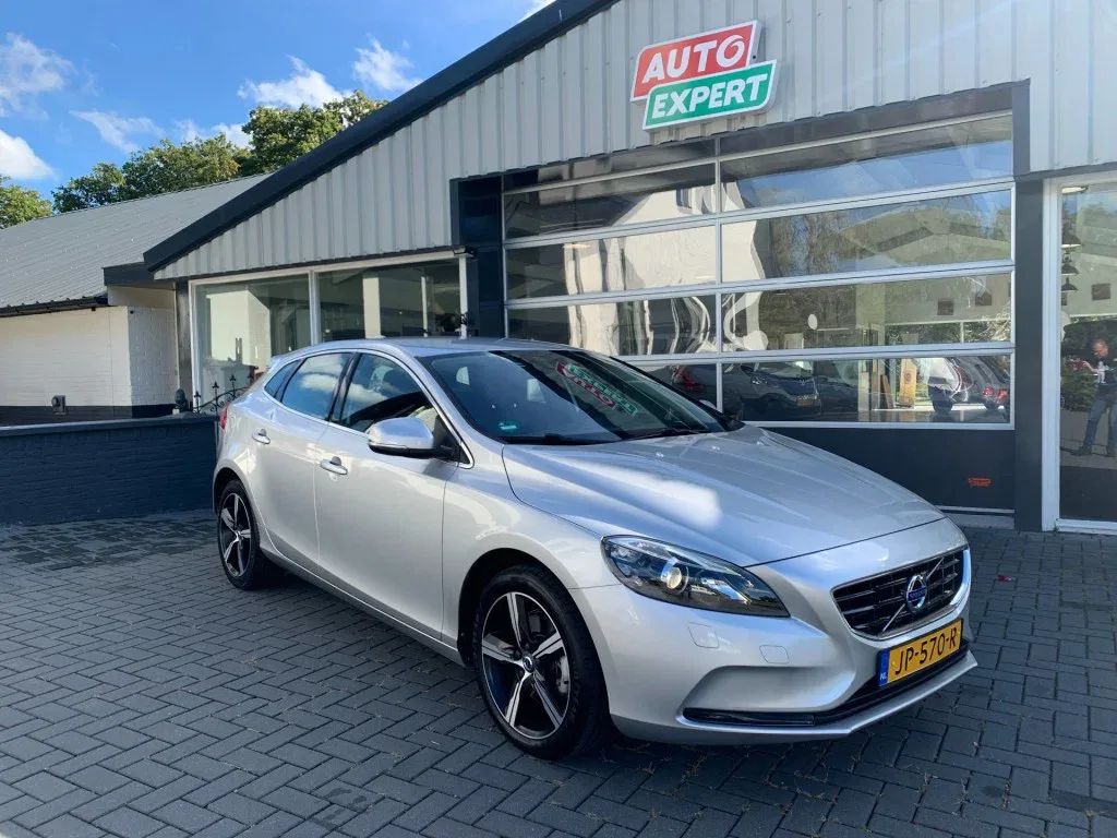 Volvo V40 (2016) — foto 1